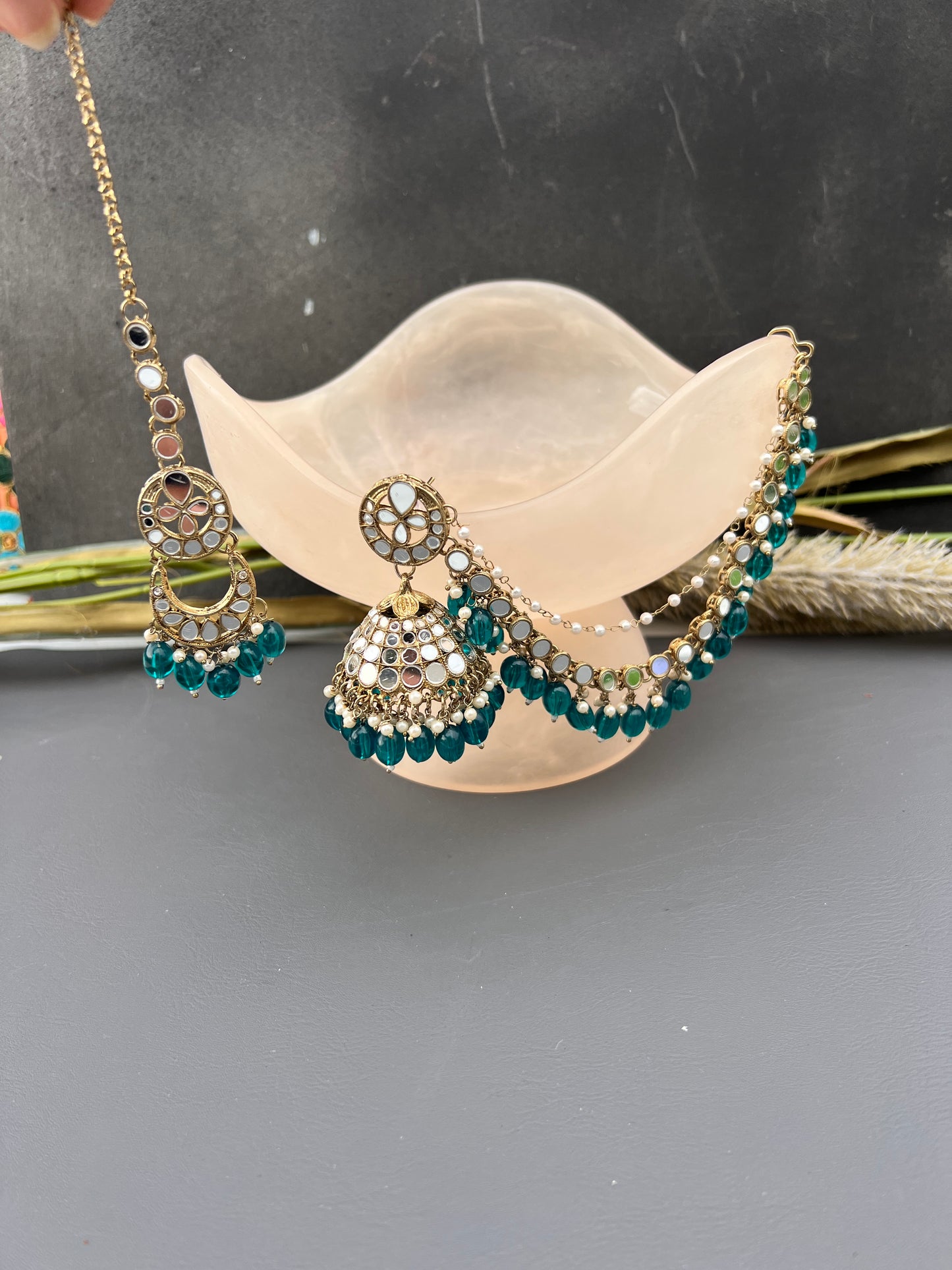 Lailah jhumka tikka set