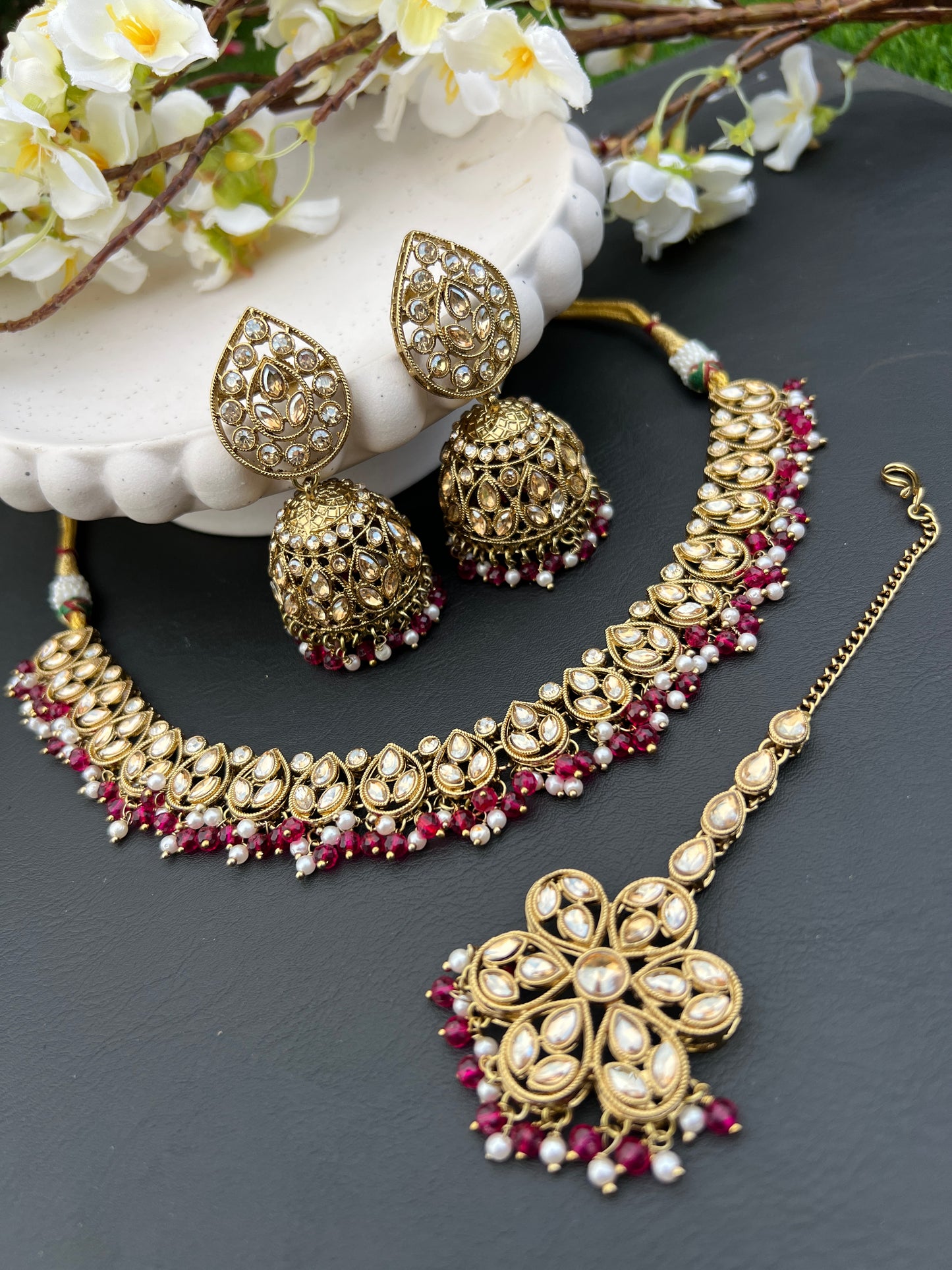 Roohani necklace det