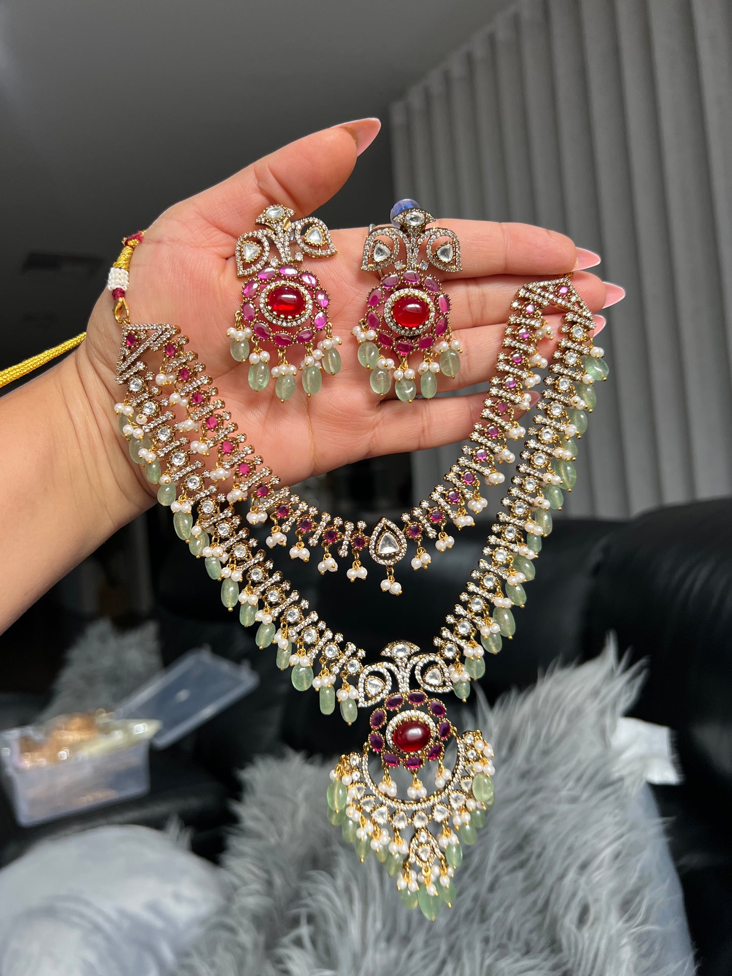 Sravya Pearl Victorian
Necklace Set