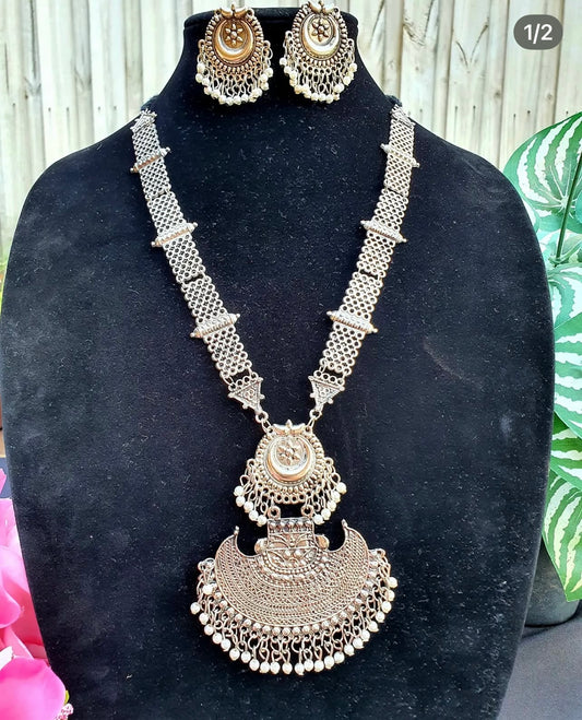 Kanvika necklace set