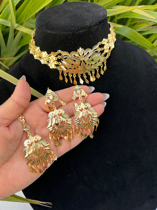 Aavya necklace set