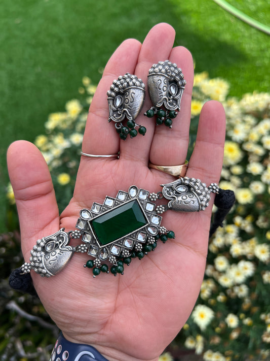 Lavnya choker set