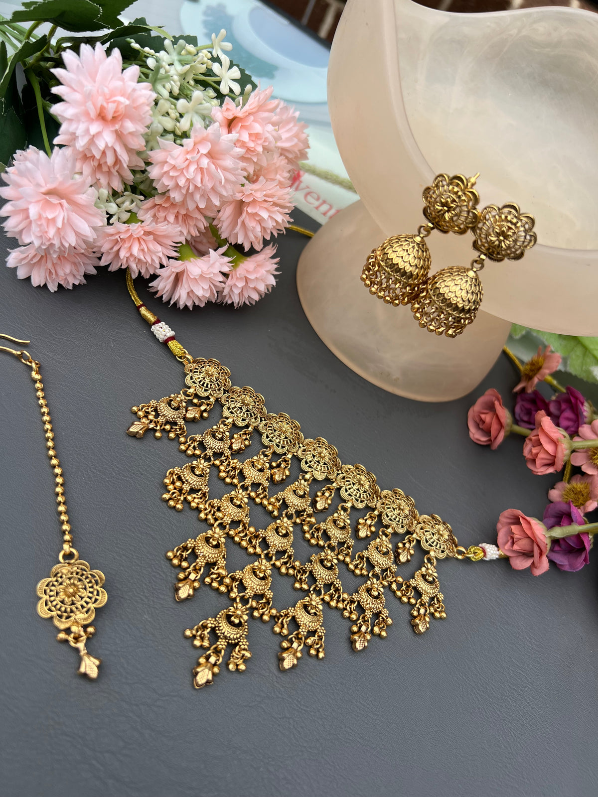 Tanishri Choker Necklace Set