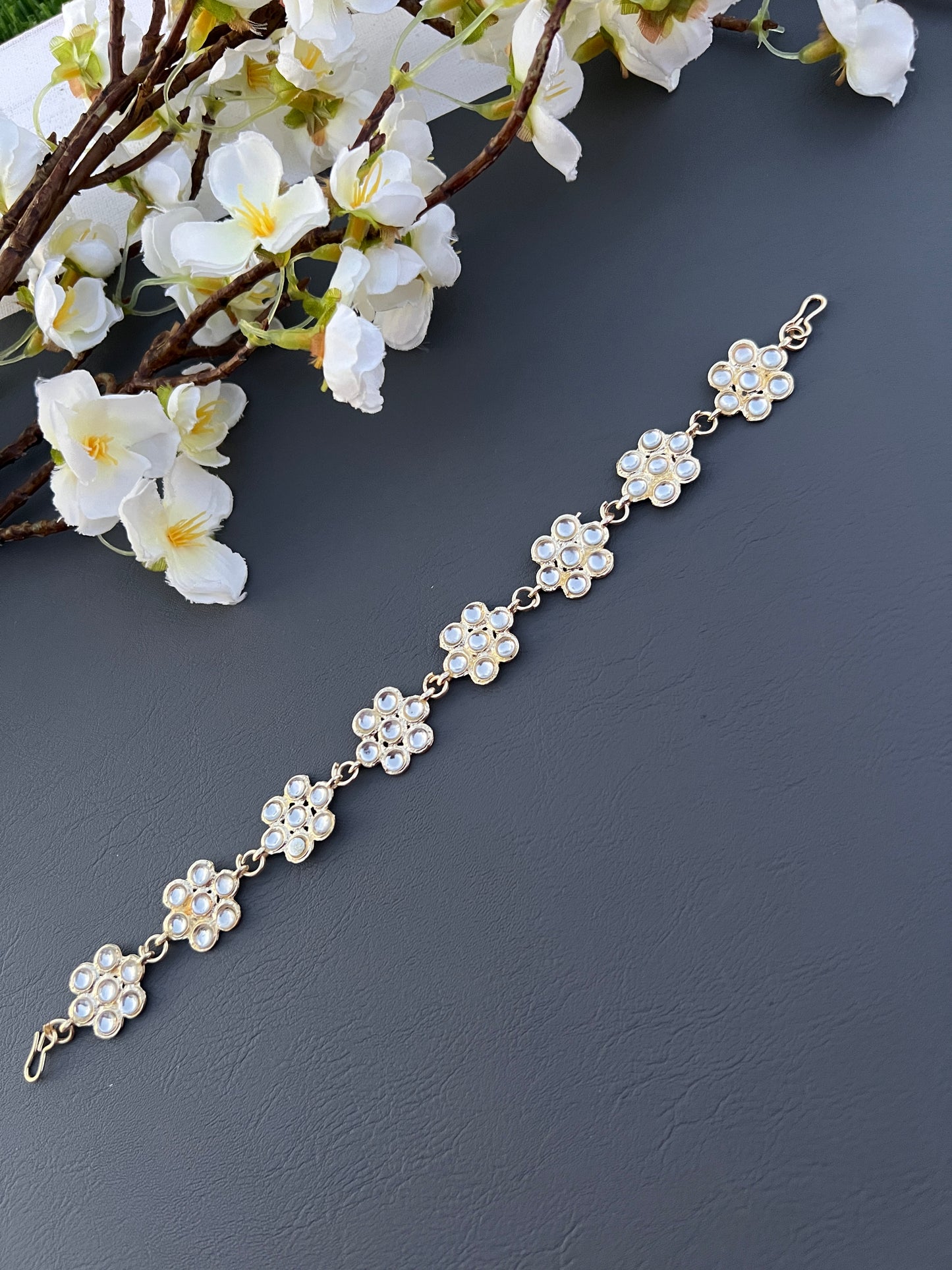 Arzoo (kids)sheeshphool/ mathapatti