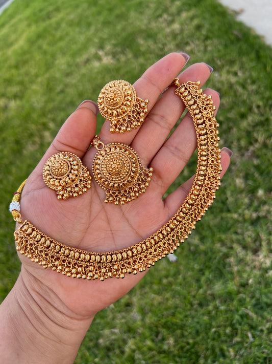 Pratima necklace set