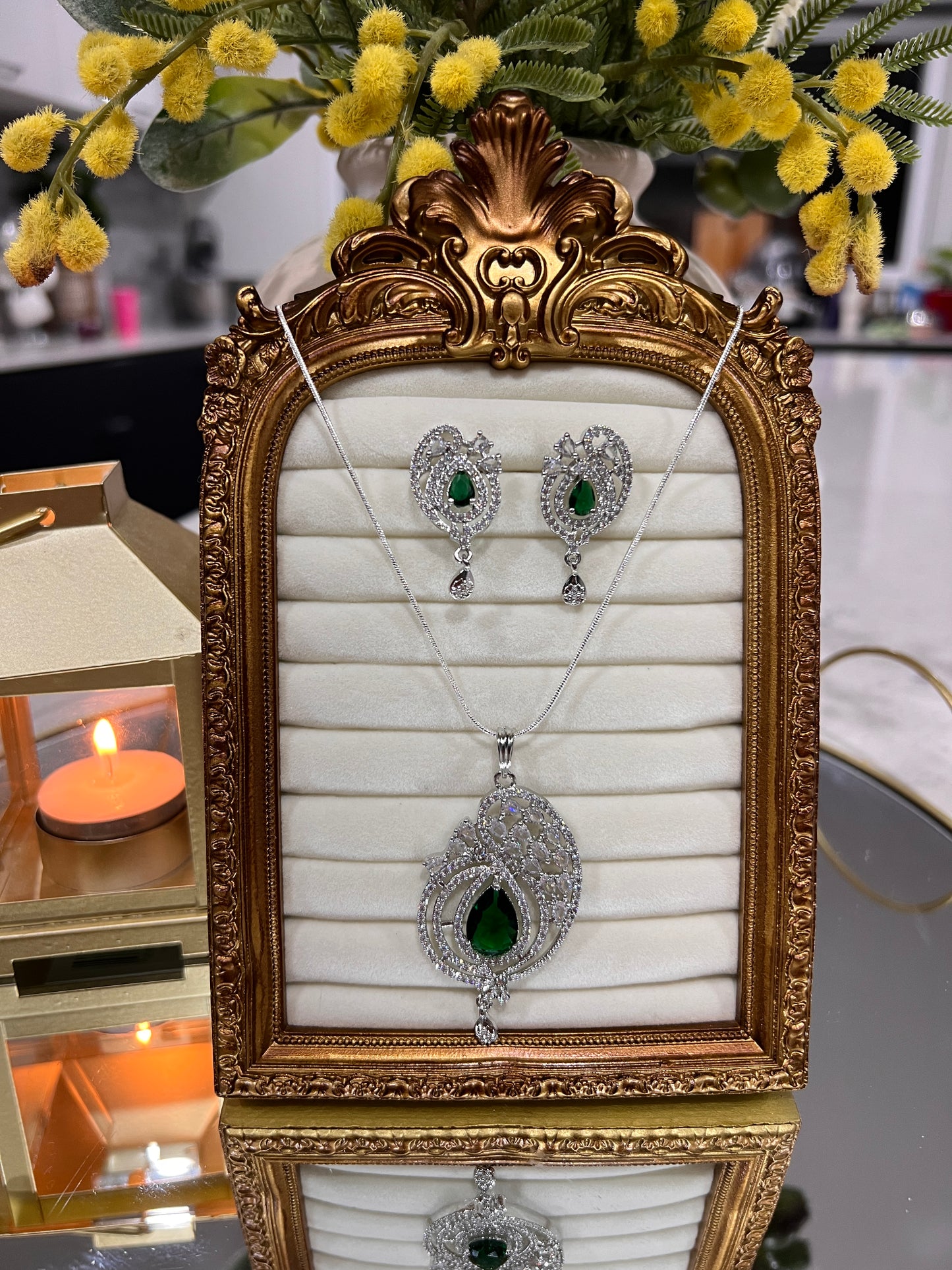 Tawisha American diamond pendant set