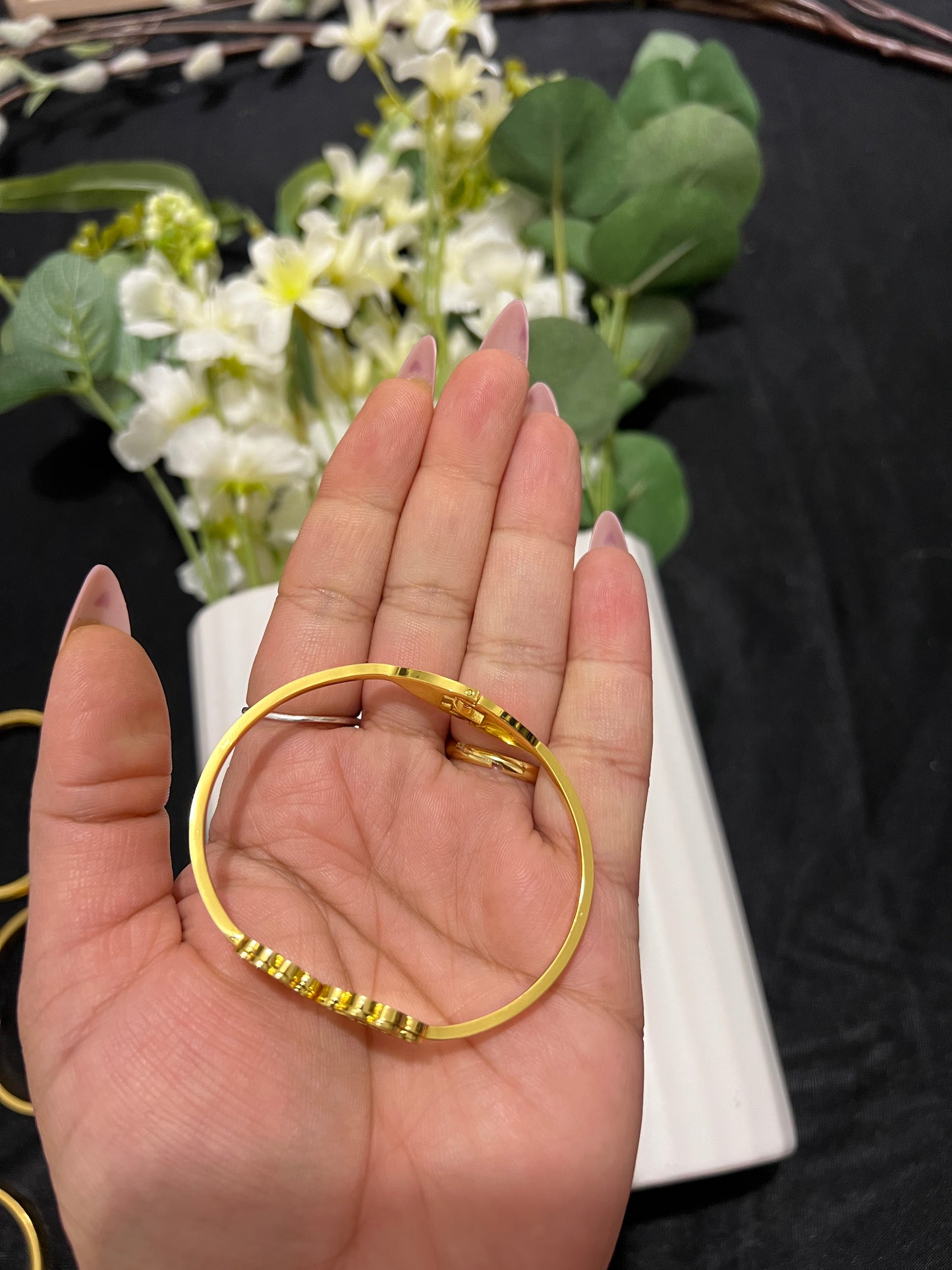 Flowers anti tarnish openable bracelet