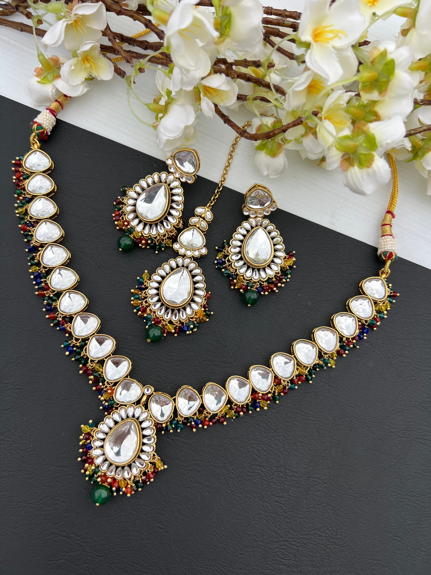 Shuchi necklace set