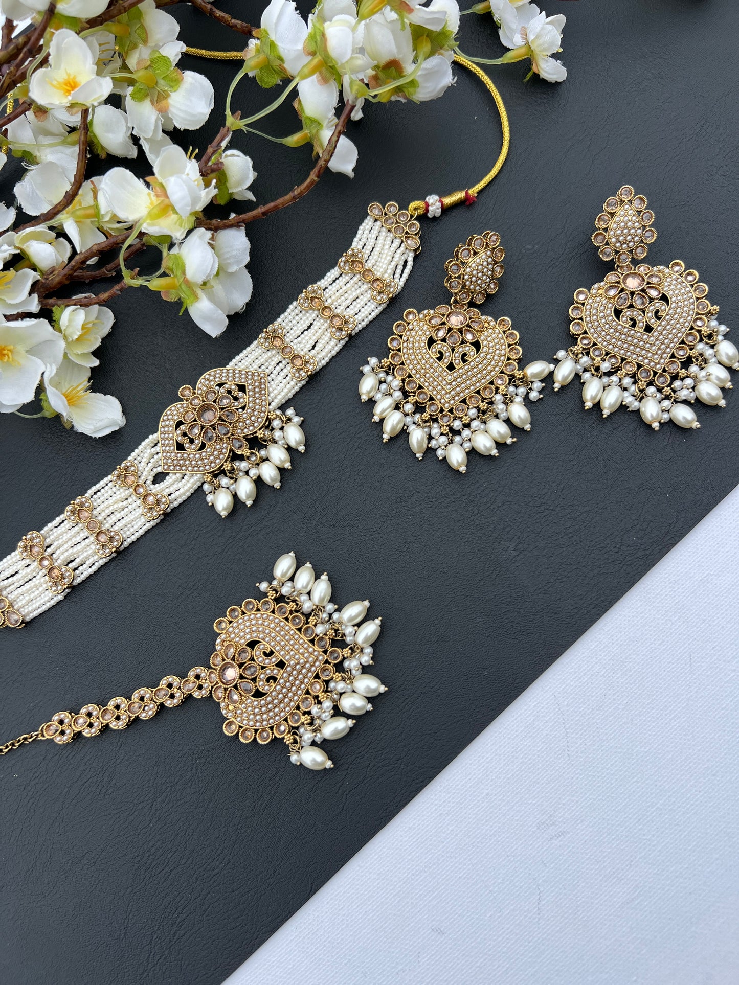 Miyana necklace set