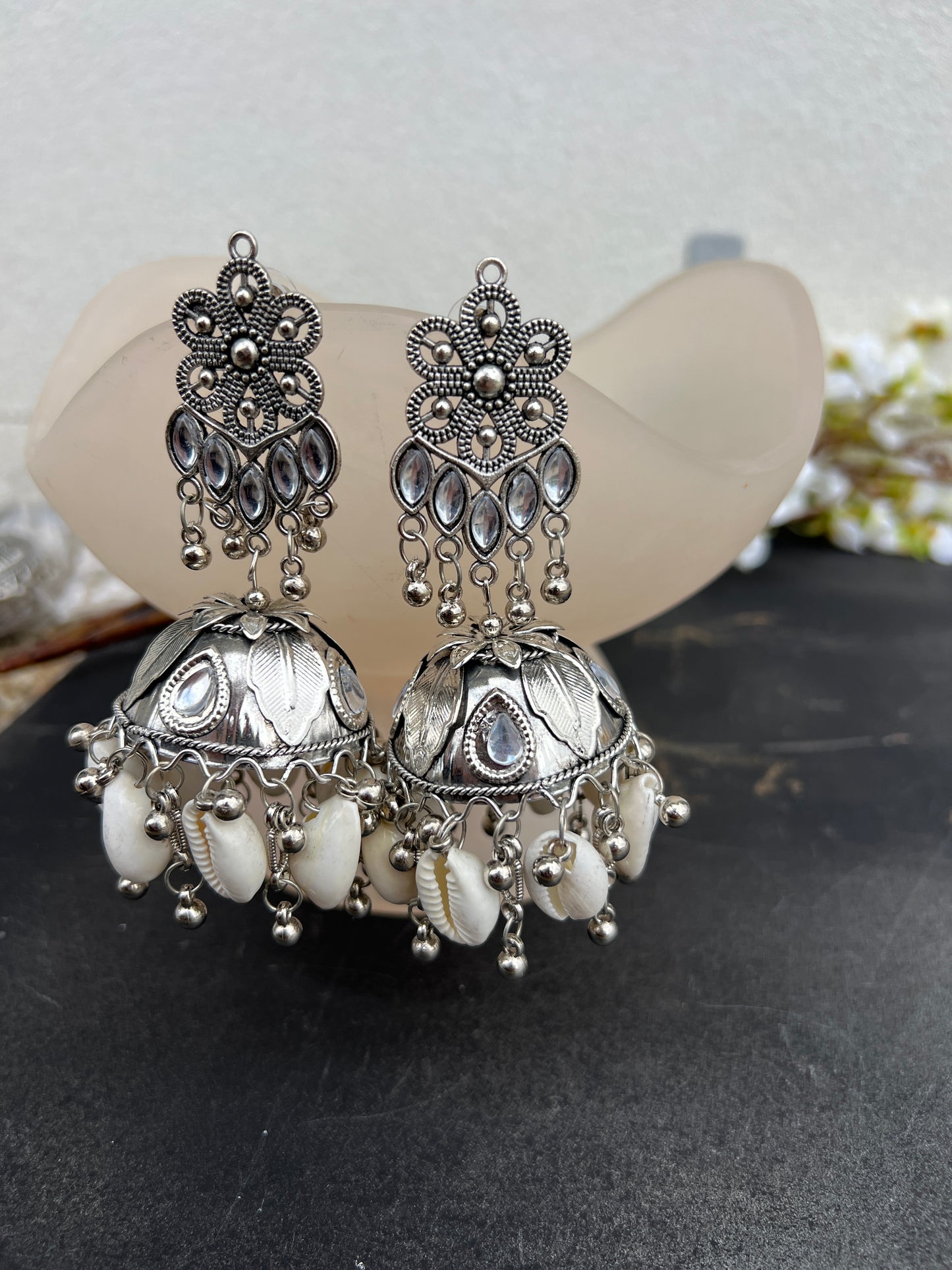 Meera jhumka