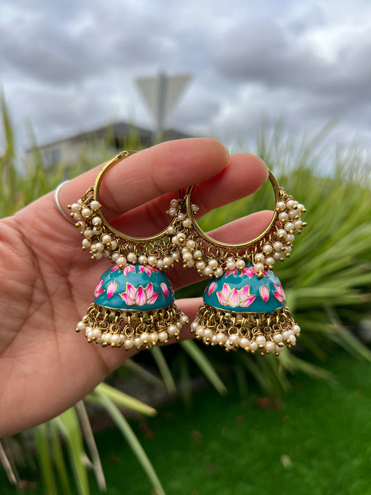 Leela hoops