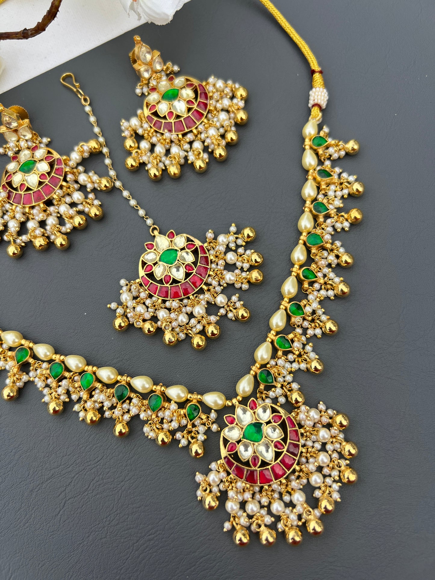Siyara paachi necklace set