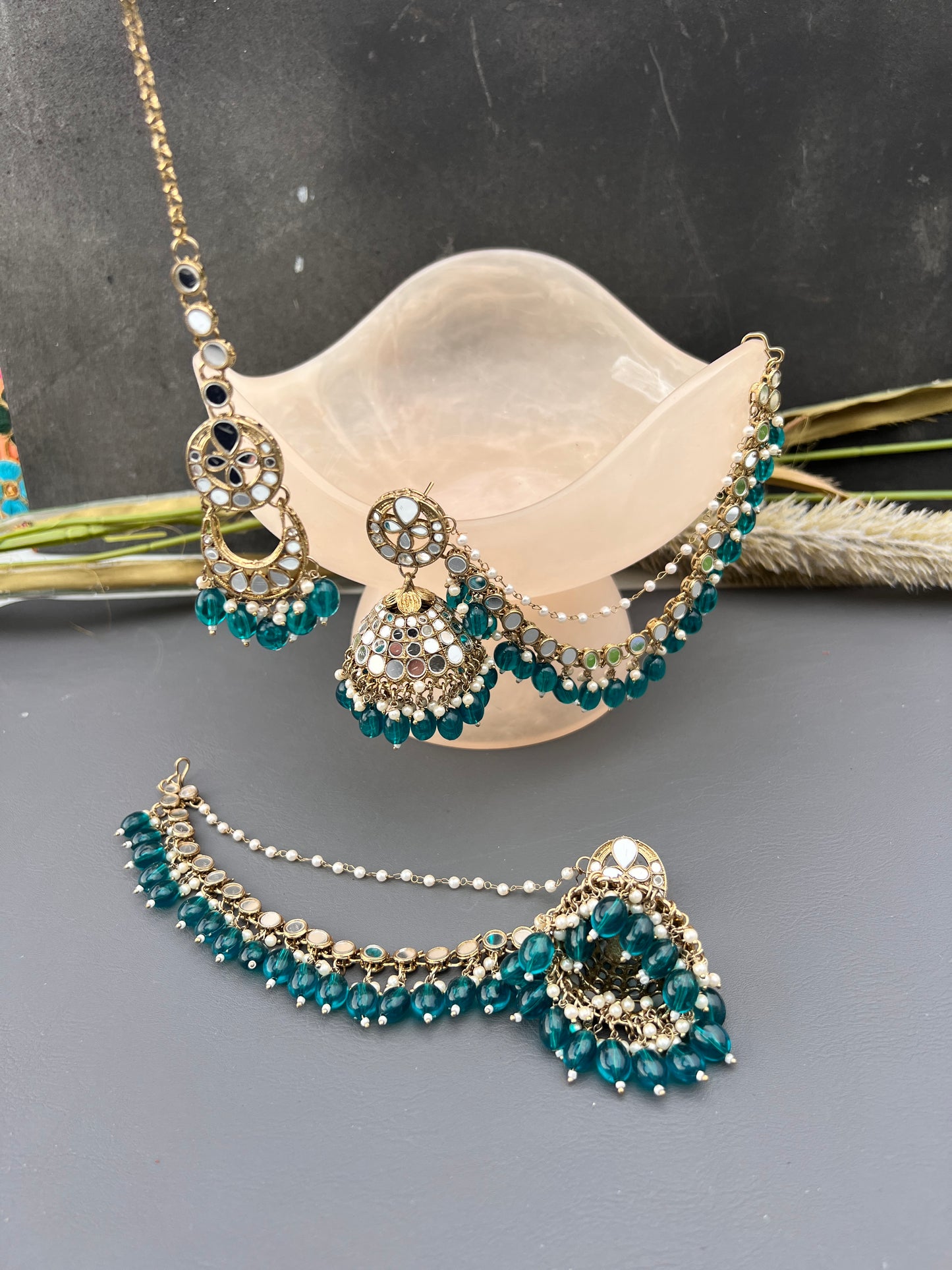 Lailah jhumka tikka set