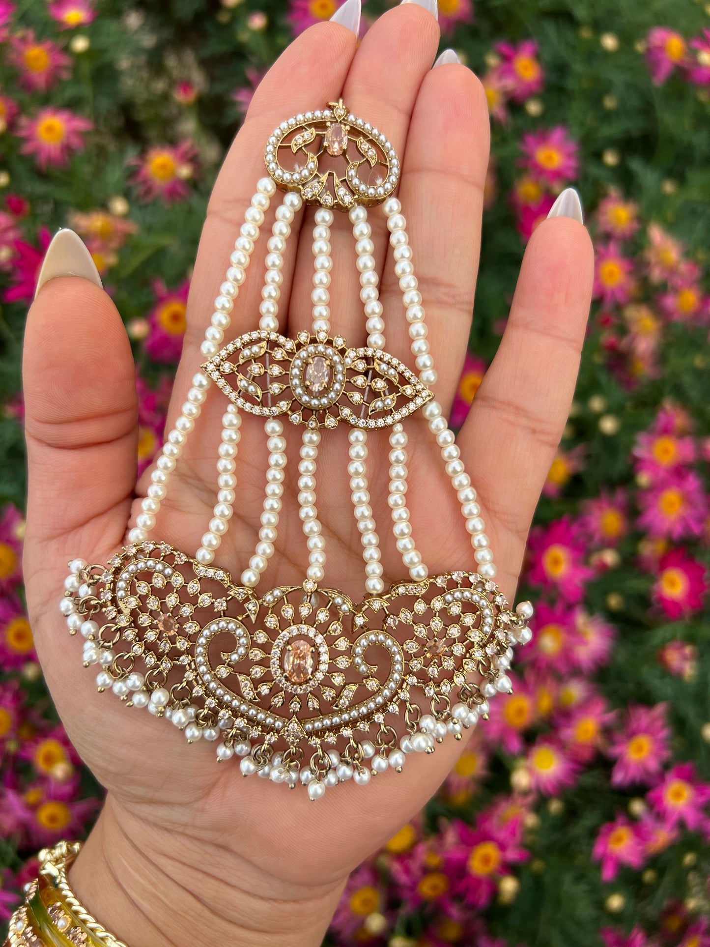 Gulbahar Filigree Pearl Side Tikka / Passa