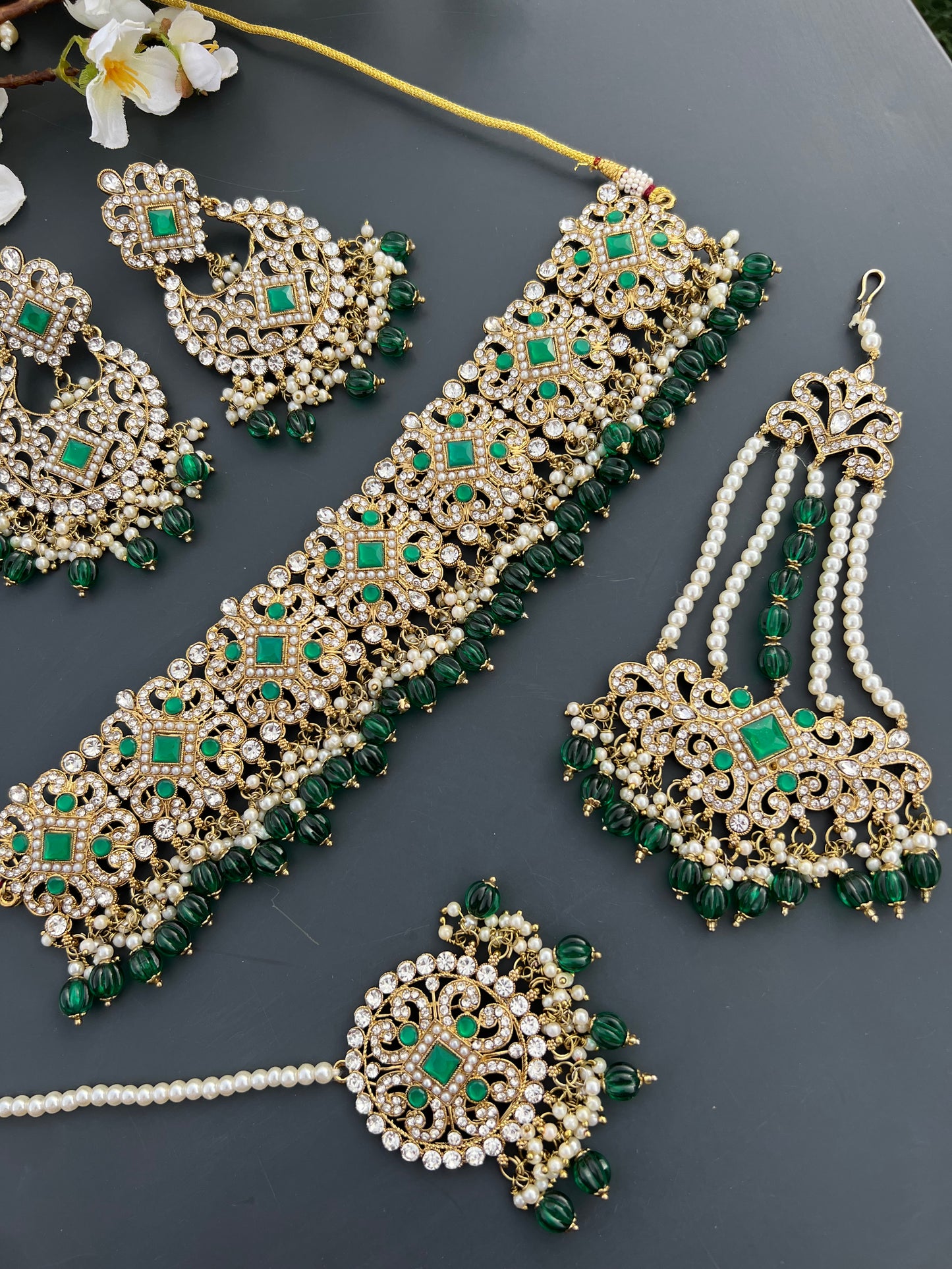 Shafa necklace set