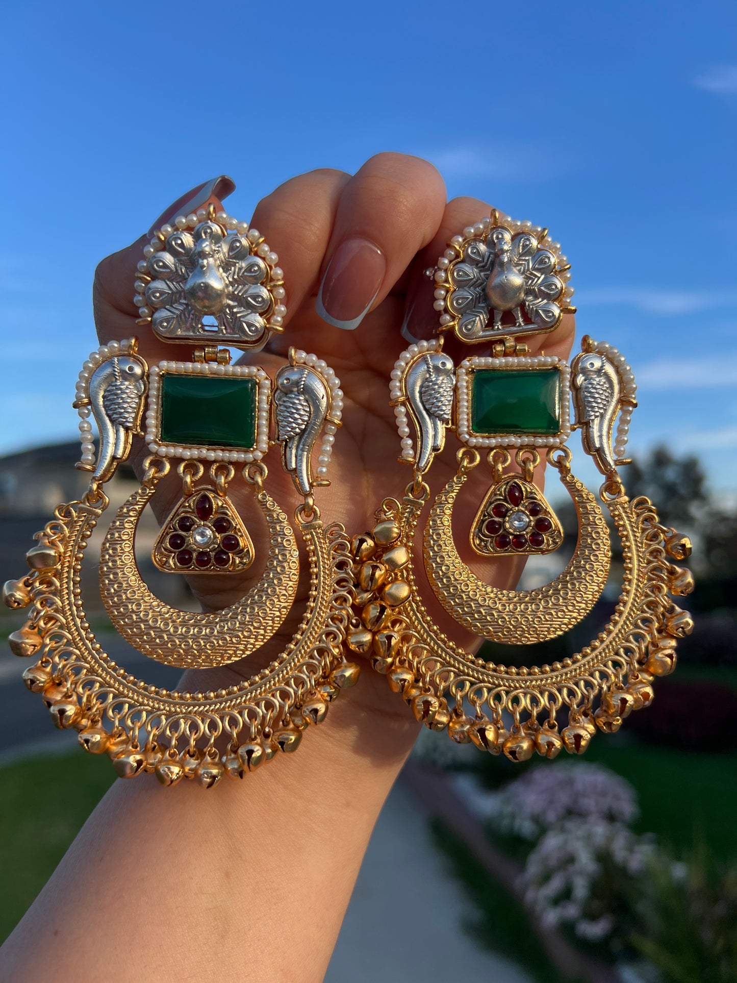 Suhana oversize earrings