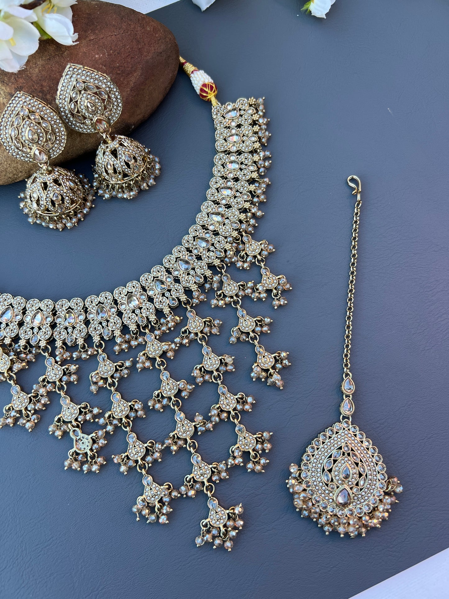 Pavitra necklace set
