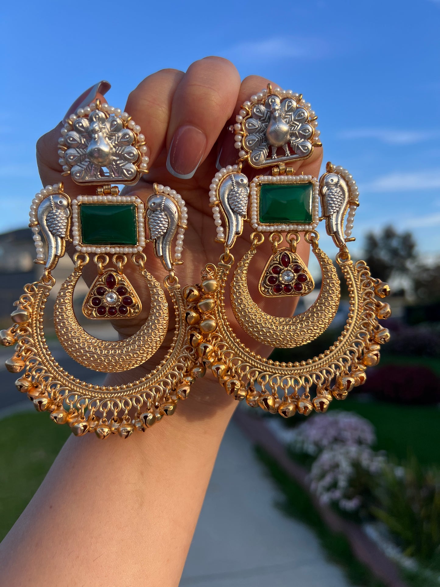 Suhana oversize earrings