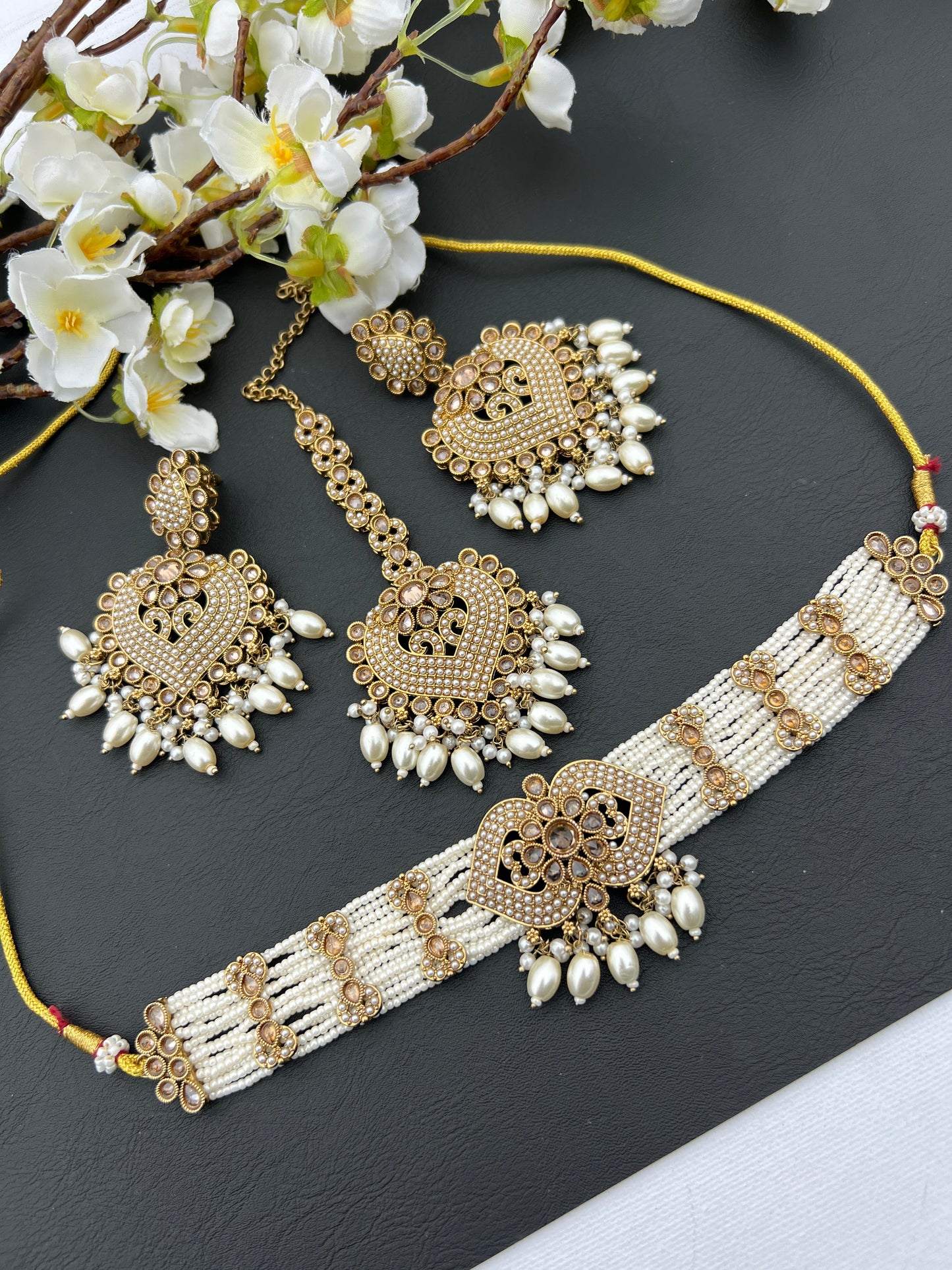 Miyana necklace set