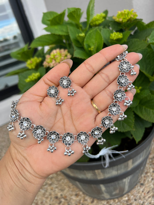 Navisha necklace set