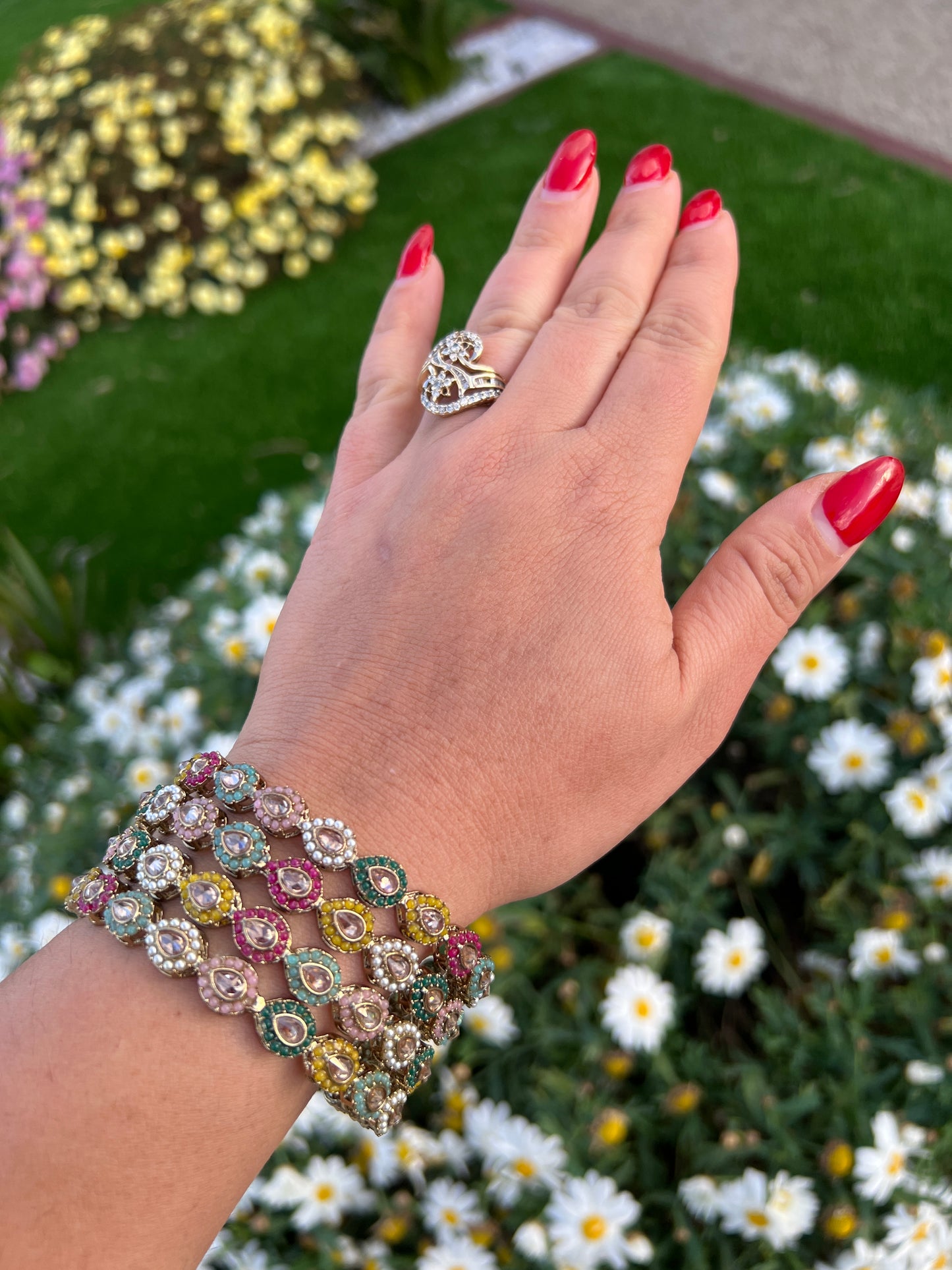 Tuhina bangles set