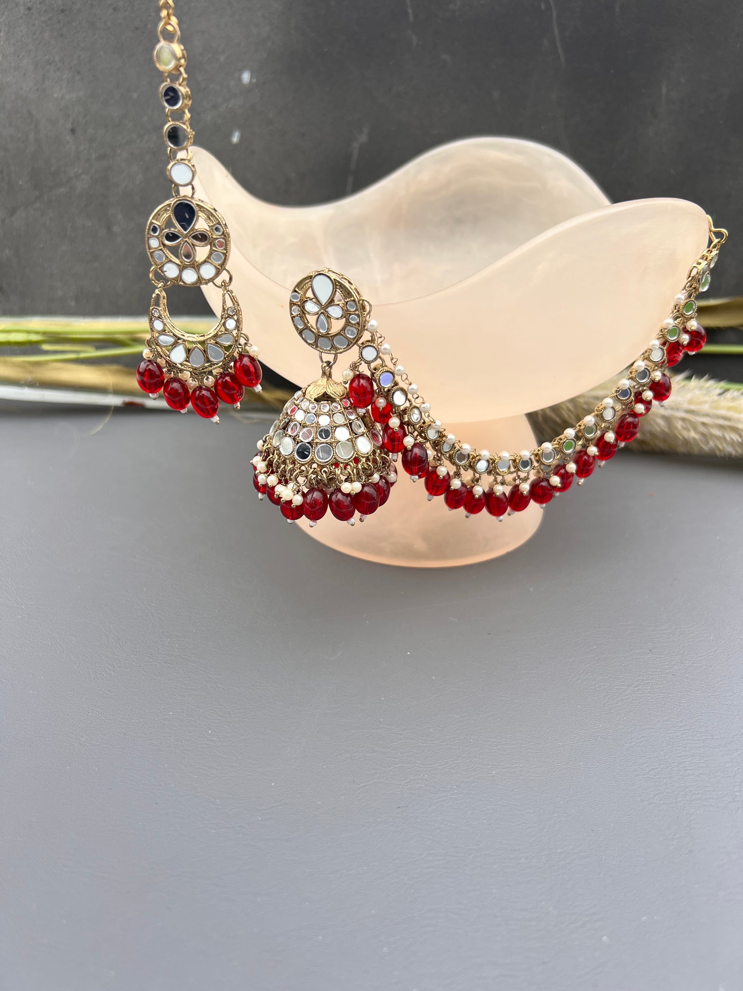 Lailah jhumka tikka set
