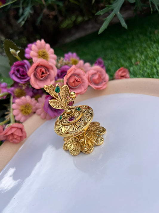 Antique Lotus Leaf Gold-Plated Sindoor Dani