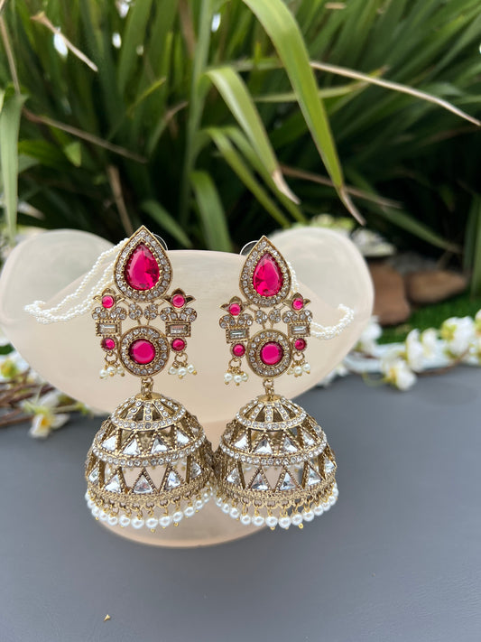 Mishti statement jhumka