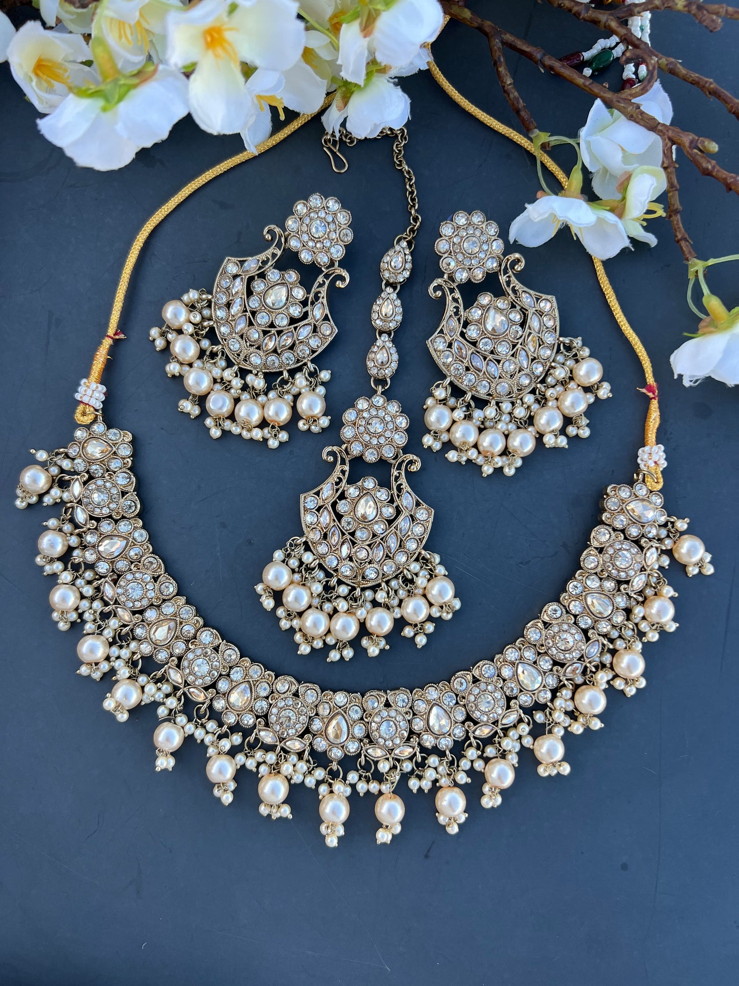 Kaveri necklace set