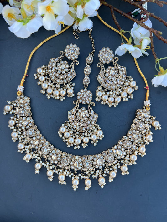 Kaveri necklace set