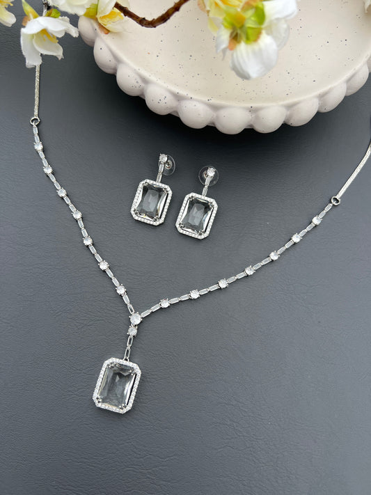Kiana pendant necklace set
