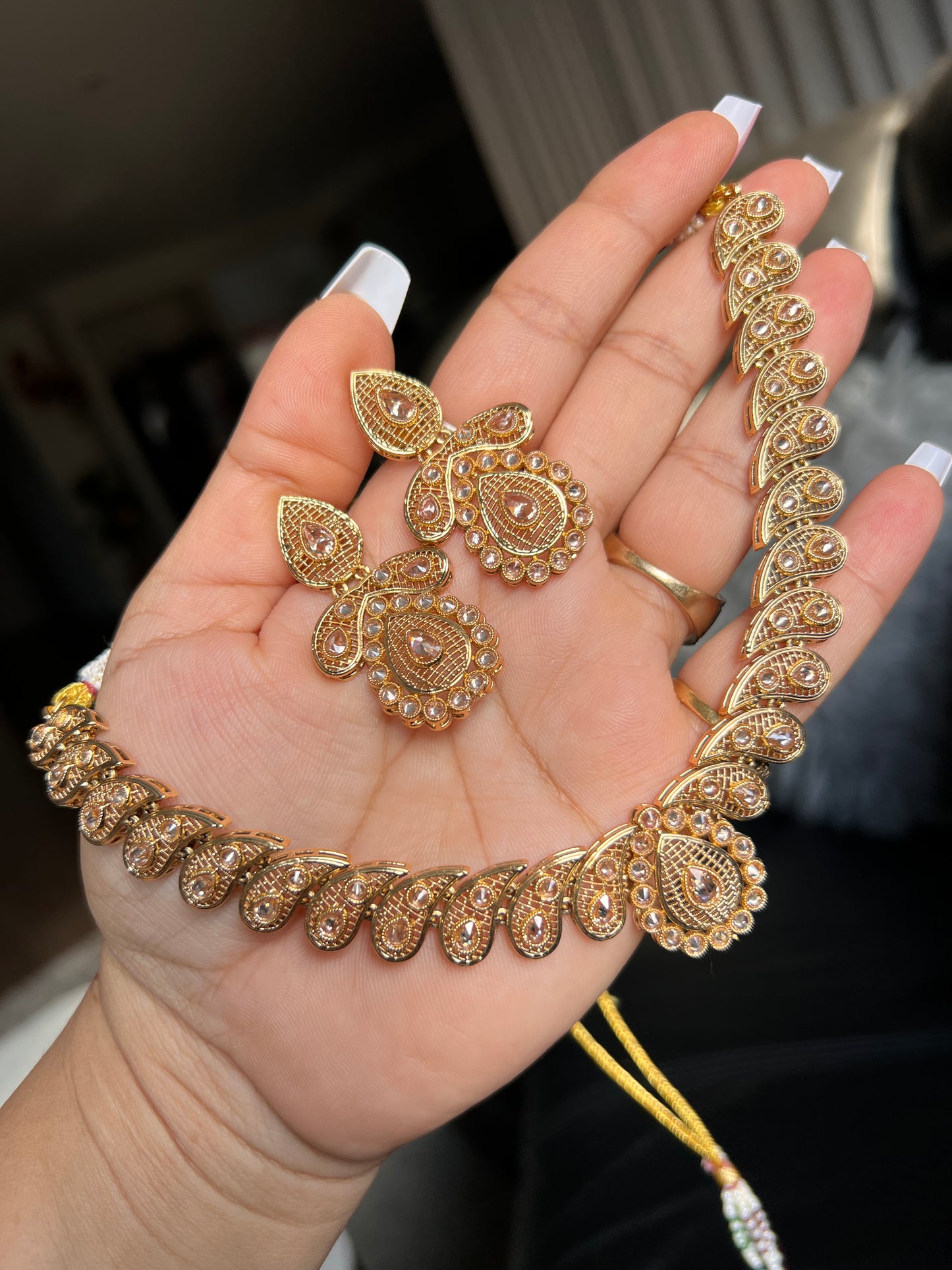 Aakaya necklace set