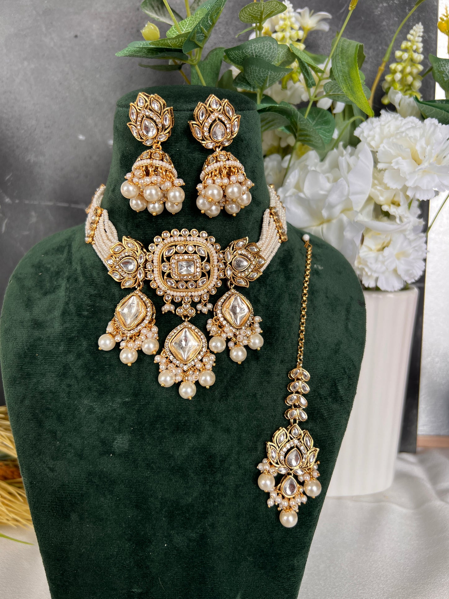 Shaira choker necklace set
