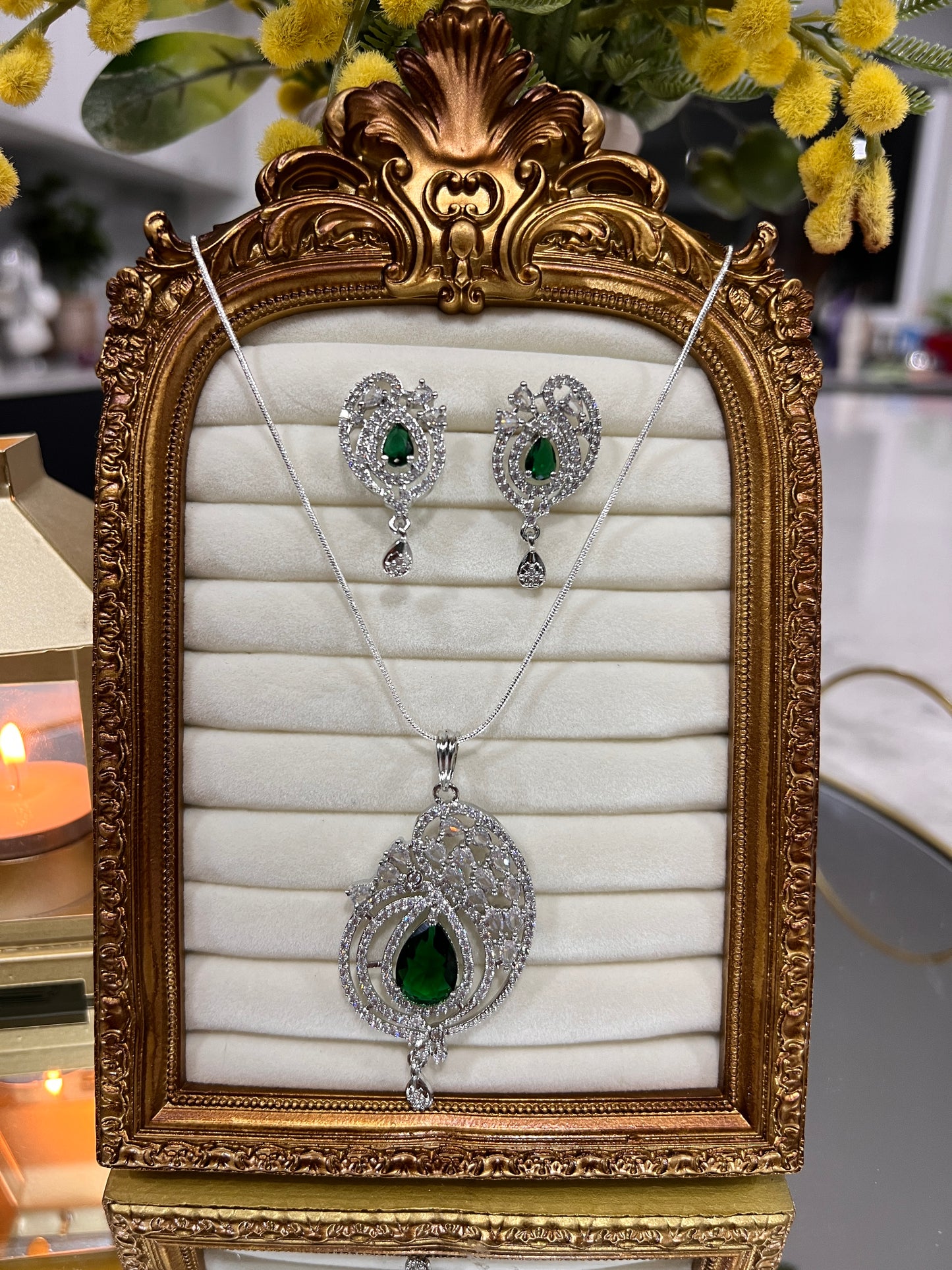Tawisha American diamond pendant set