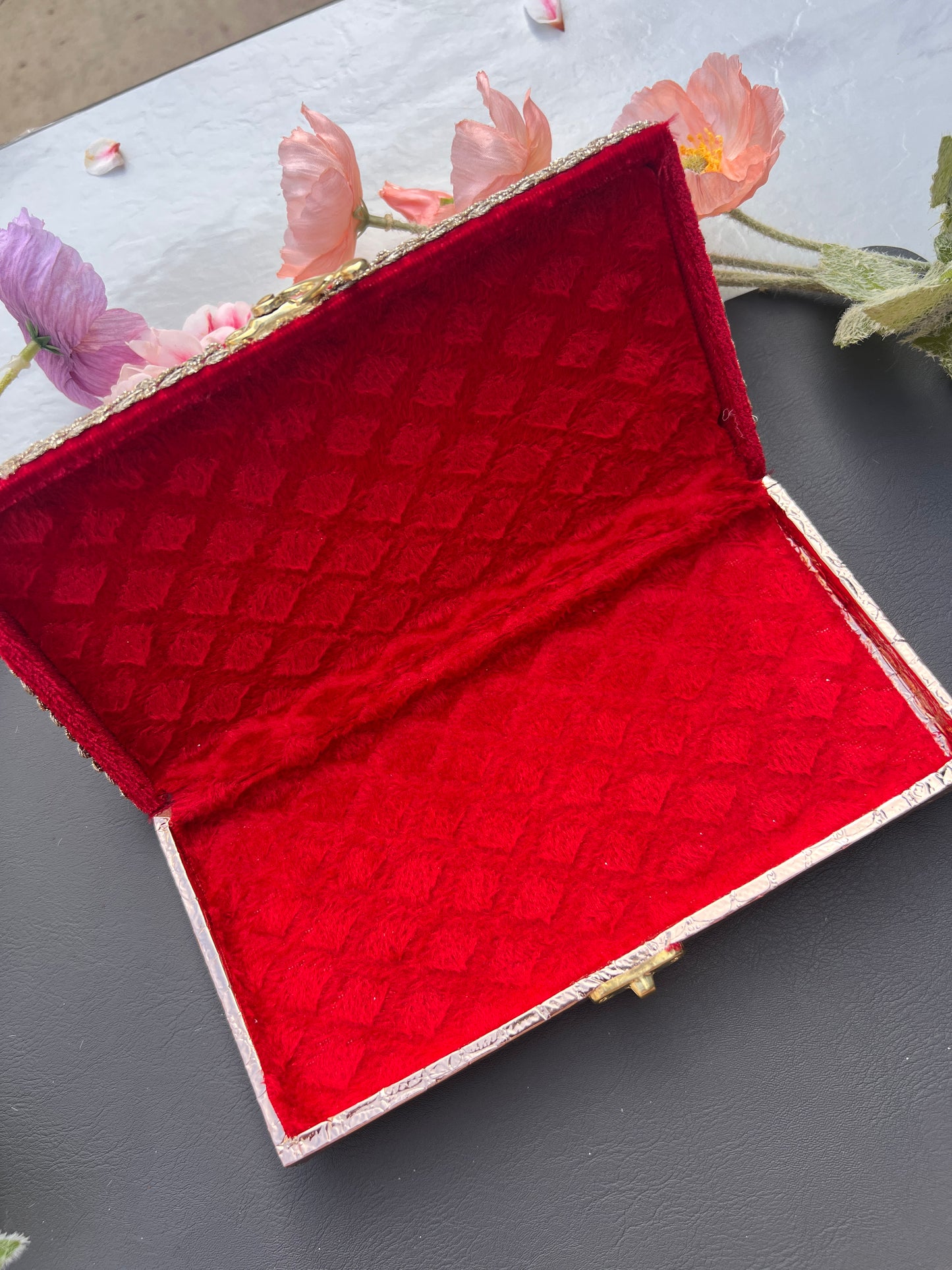 Sohna Veer Small Rakhi hamper ( 4 Rakhi)