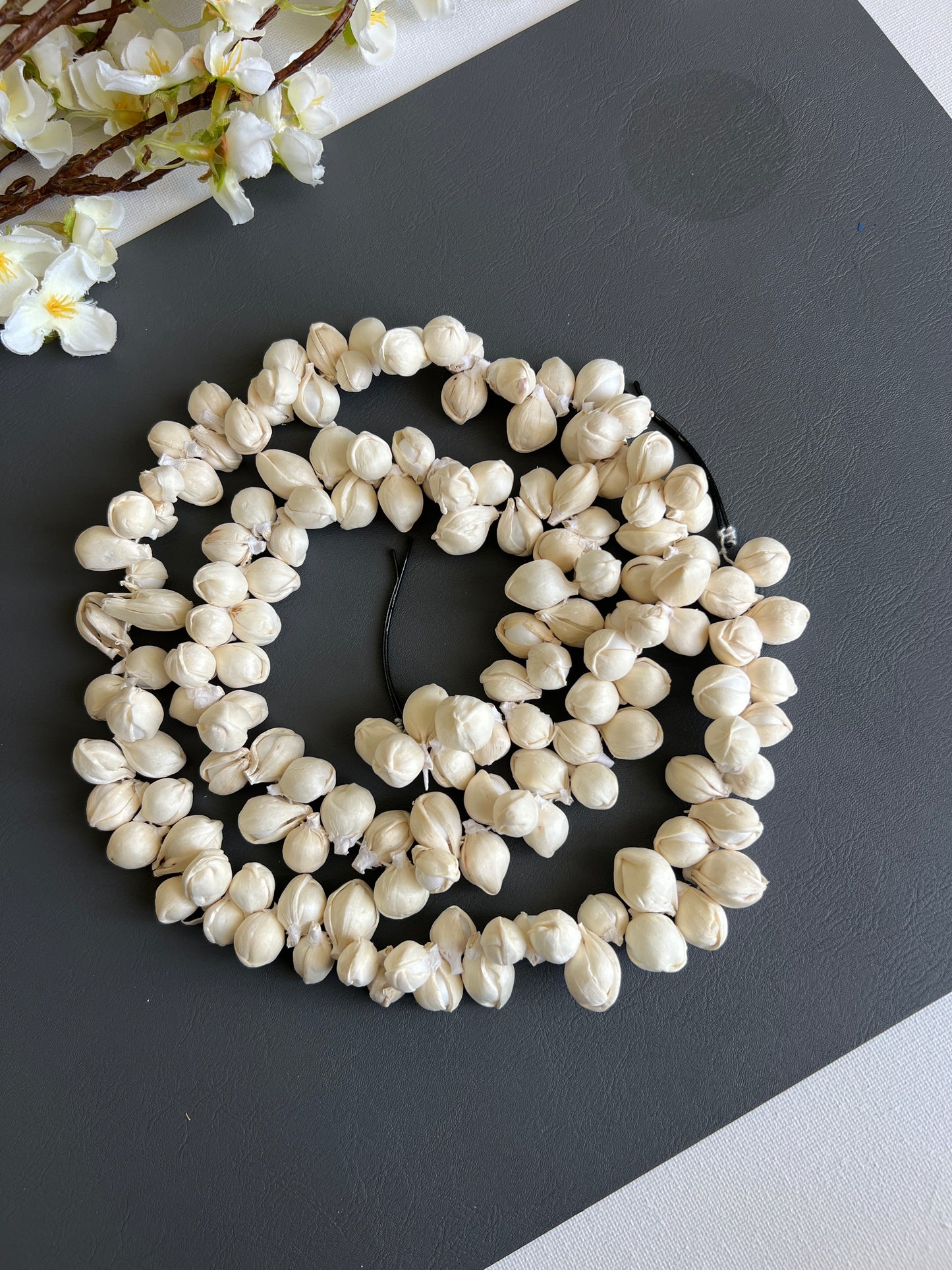 Mauli artificial hair accessory