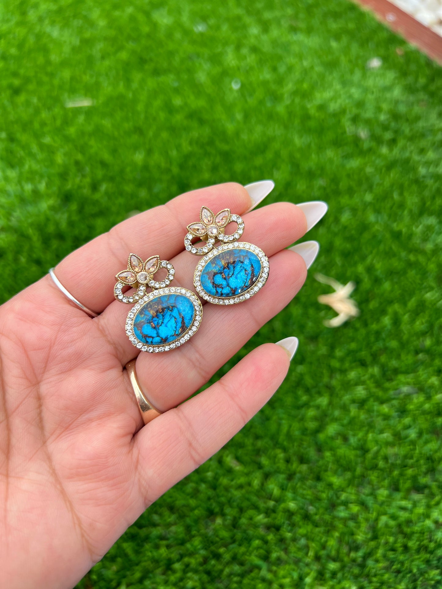 Samiya stud earrings