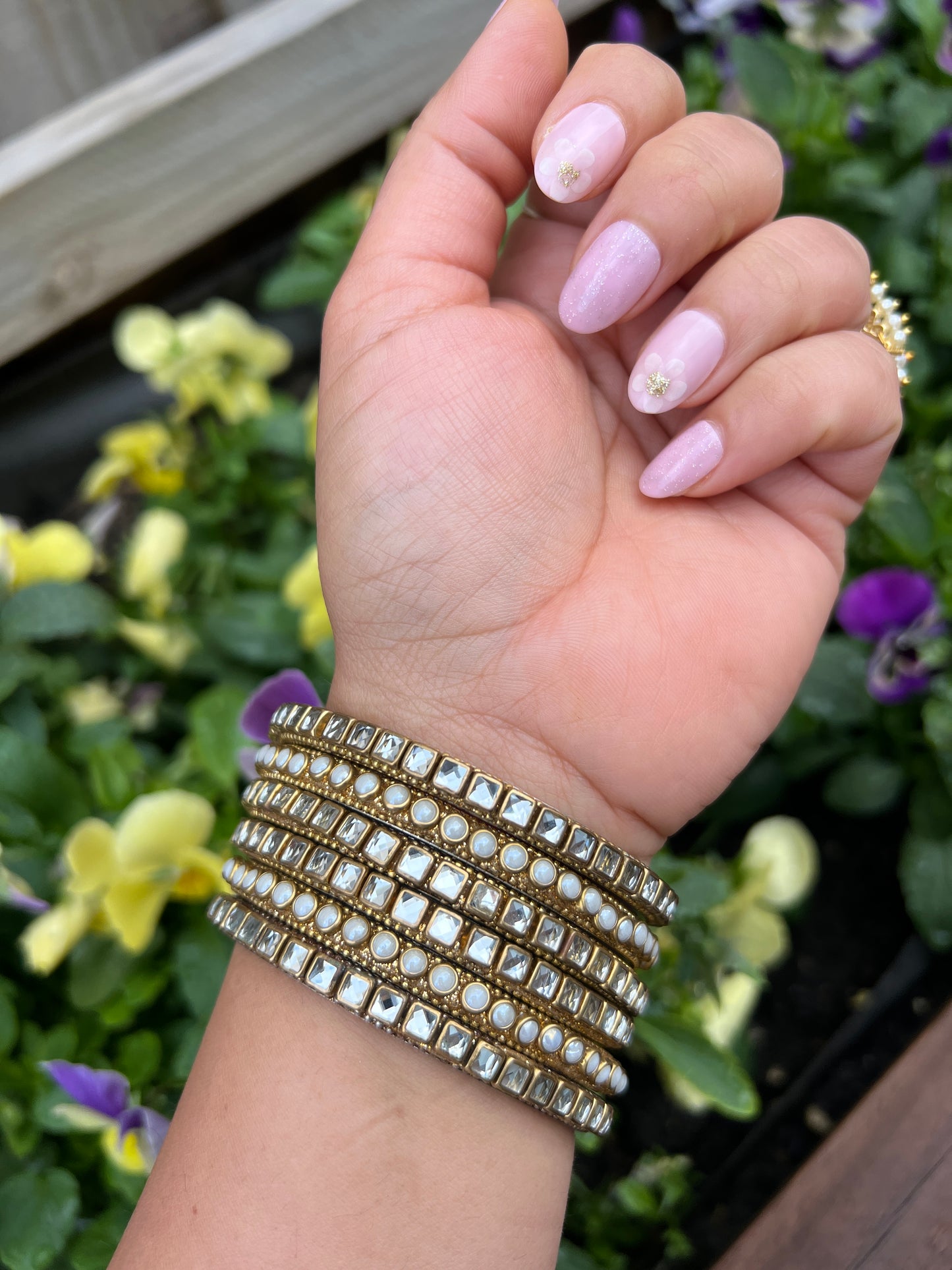 Kundan bangles set