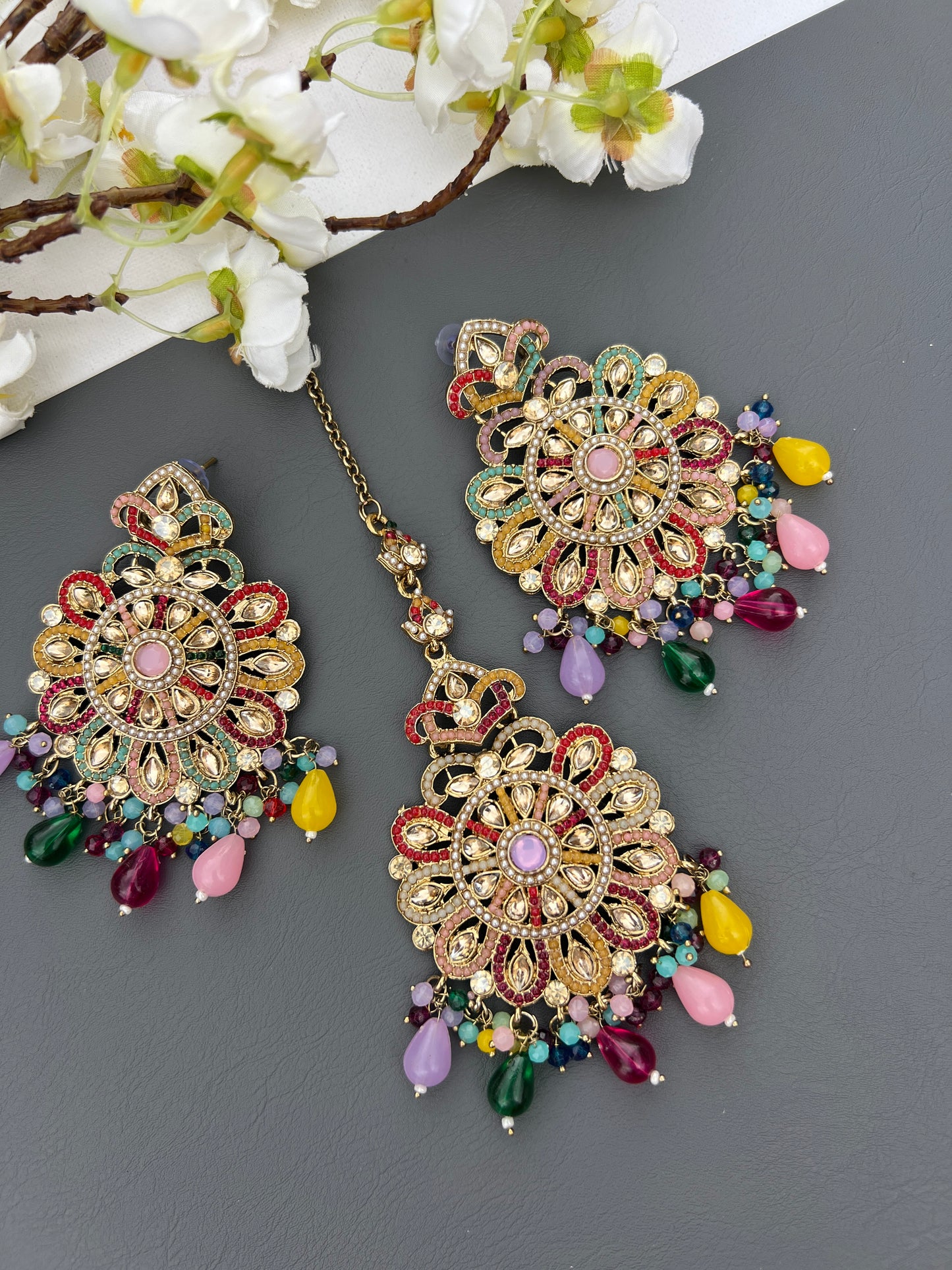 Nyara oversize earrings & tikka set