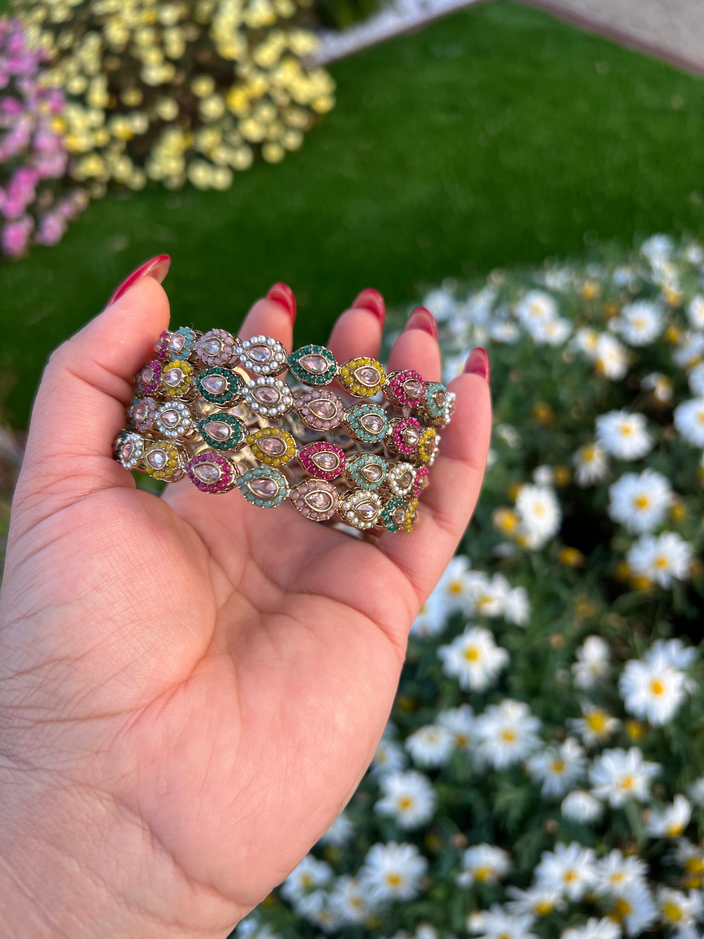 Tuhina bangles set