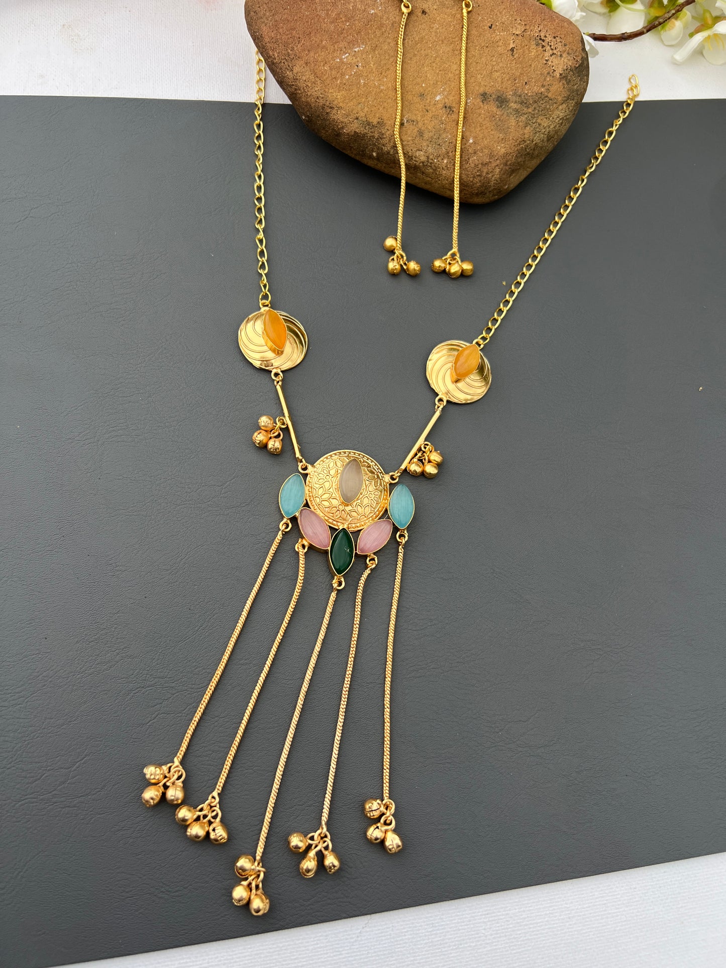 Kamya necklace set