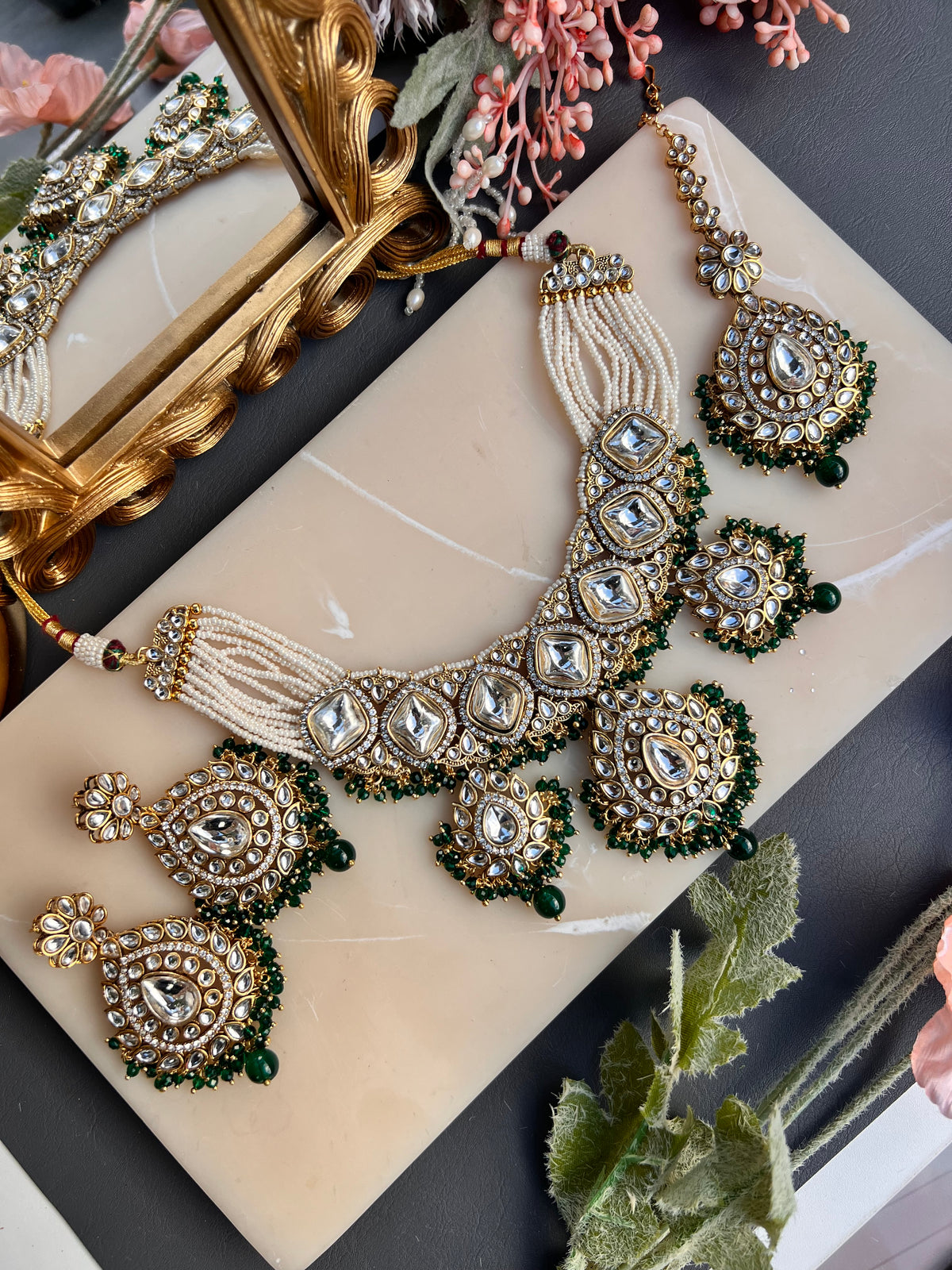 The Noorani Blush Kundan
Set