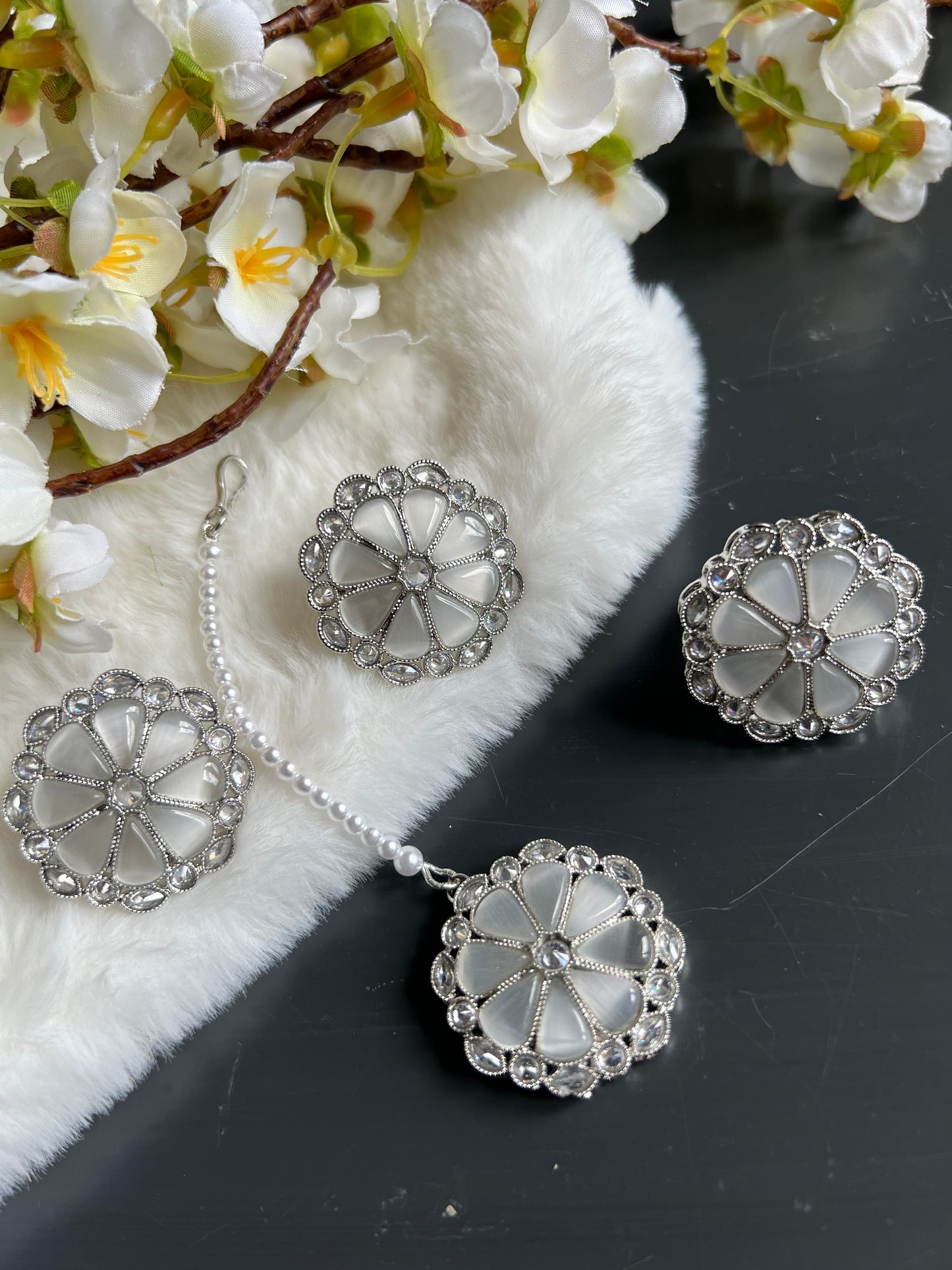 Shama studs,tikka & ring combo