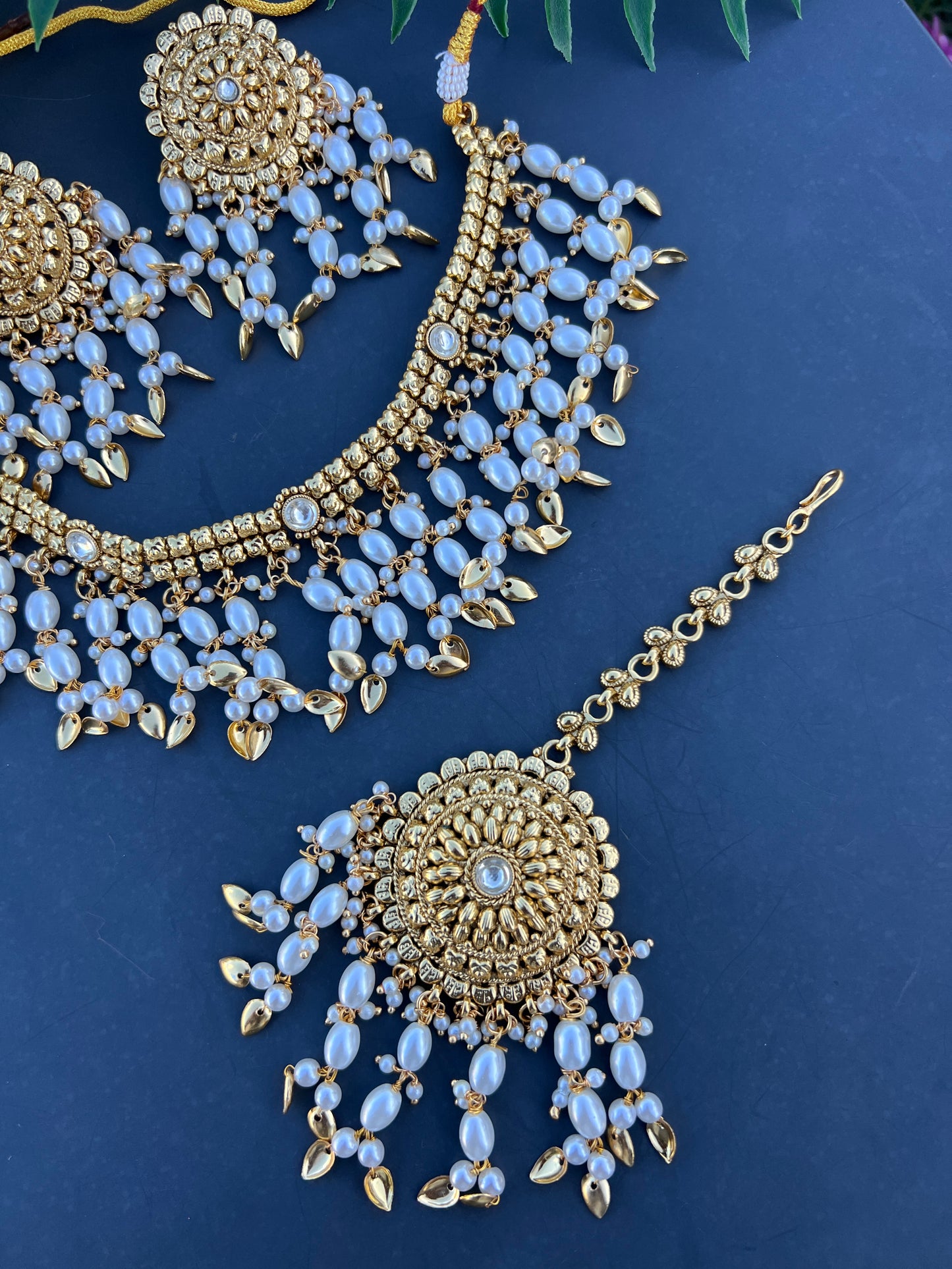 Asthaa necklace set
