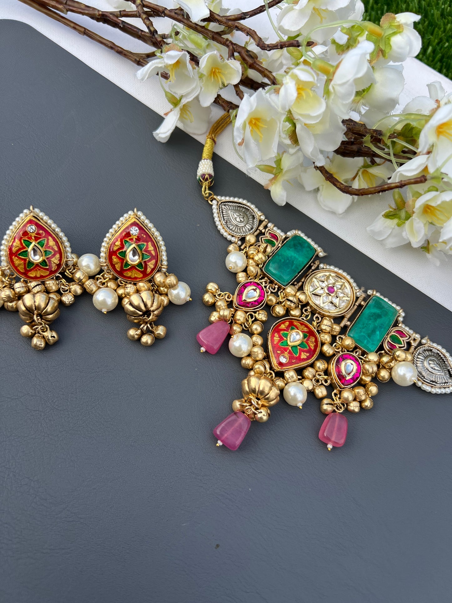 Tarasha Kashmiri choker set