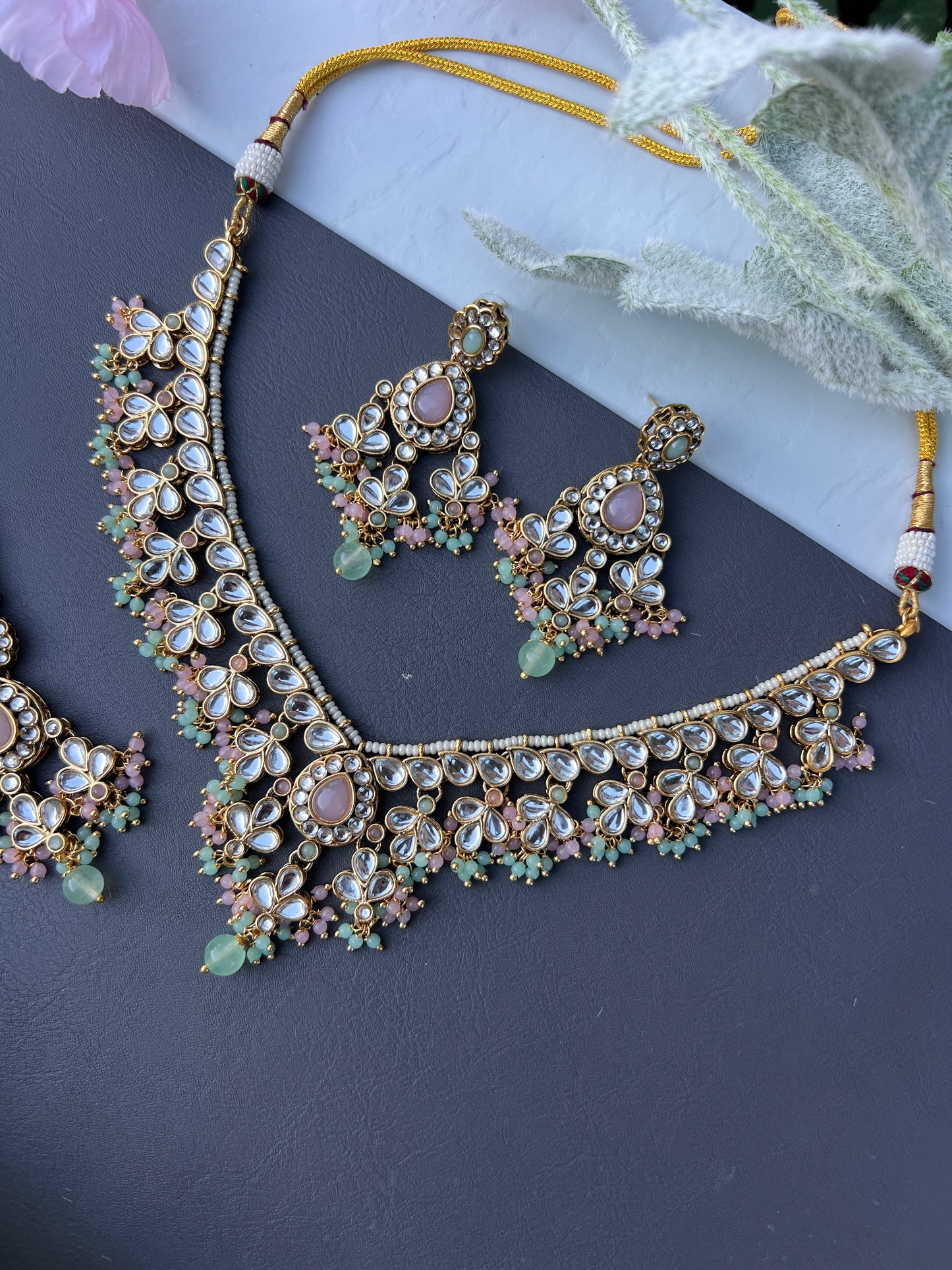 Hanvika kundan necklace set