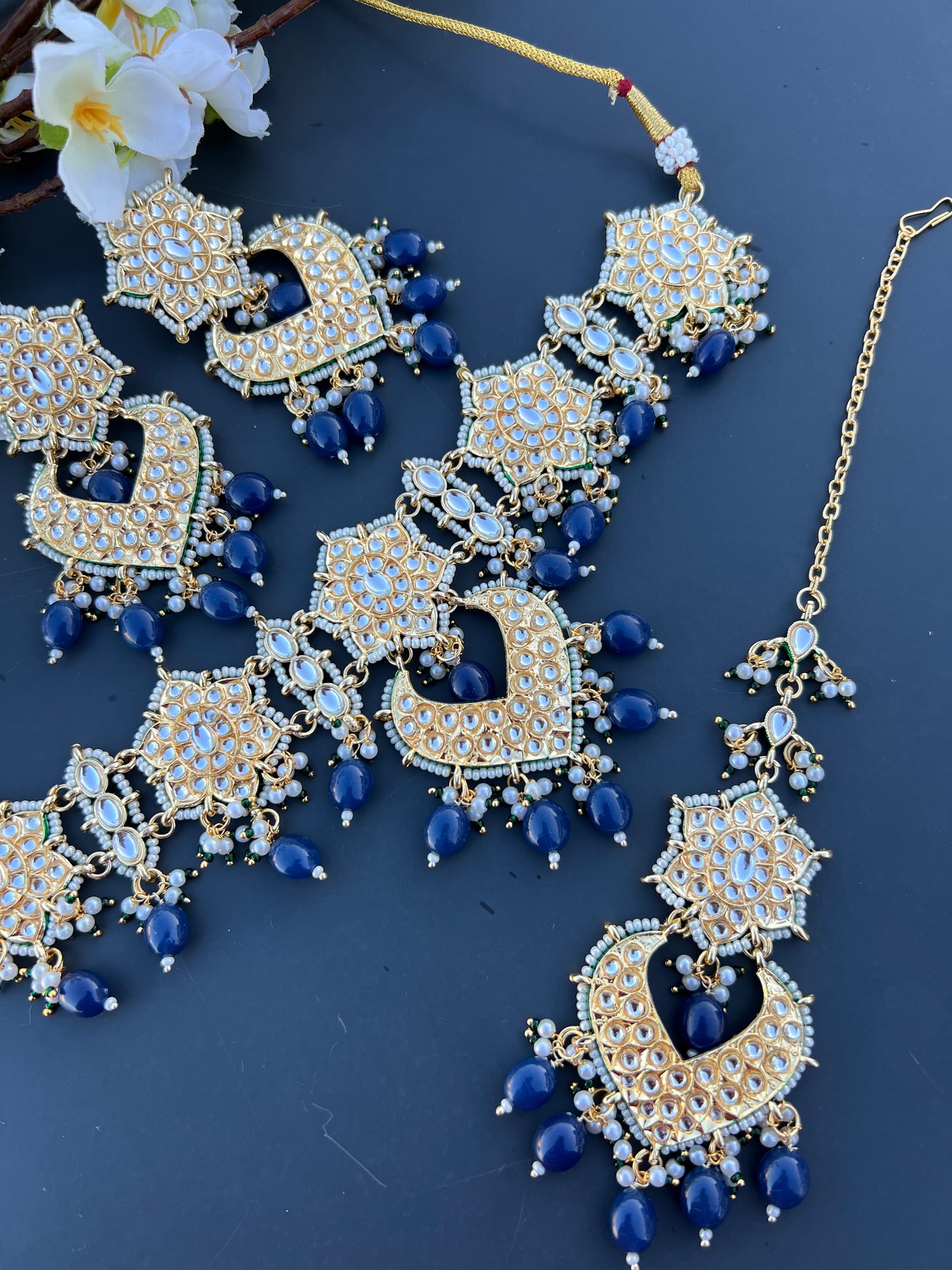Akansha choker set