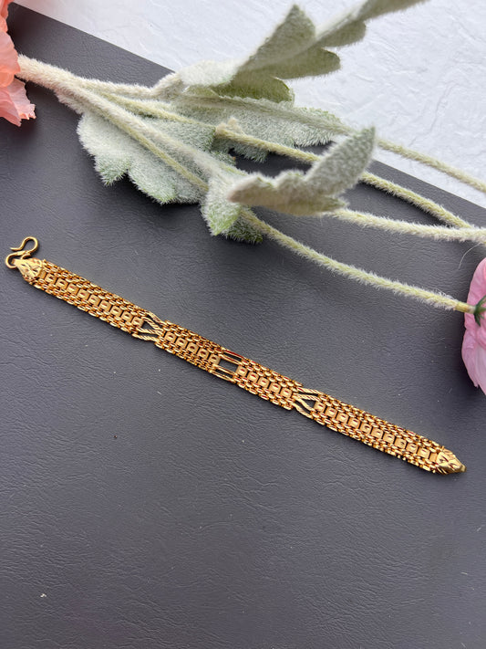 Karan Textured Mesh Daily Wear Bracelet"