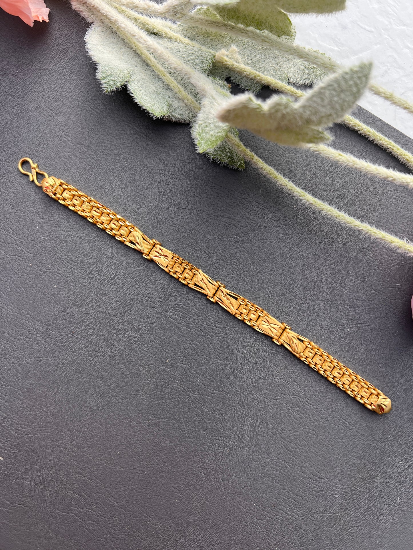 Traditional Gold-Plated Men’s Link Bracelet"