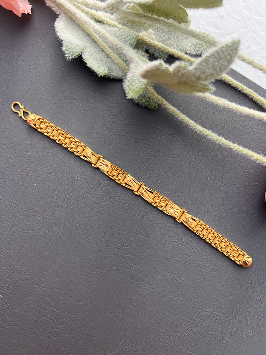 Traditional Gold-Plated Men’s Link Bracelet"